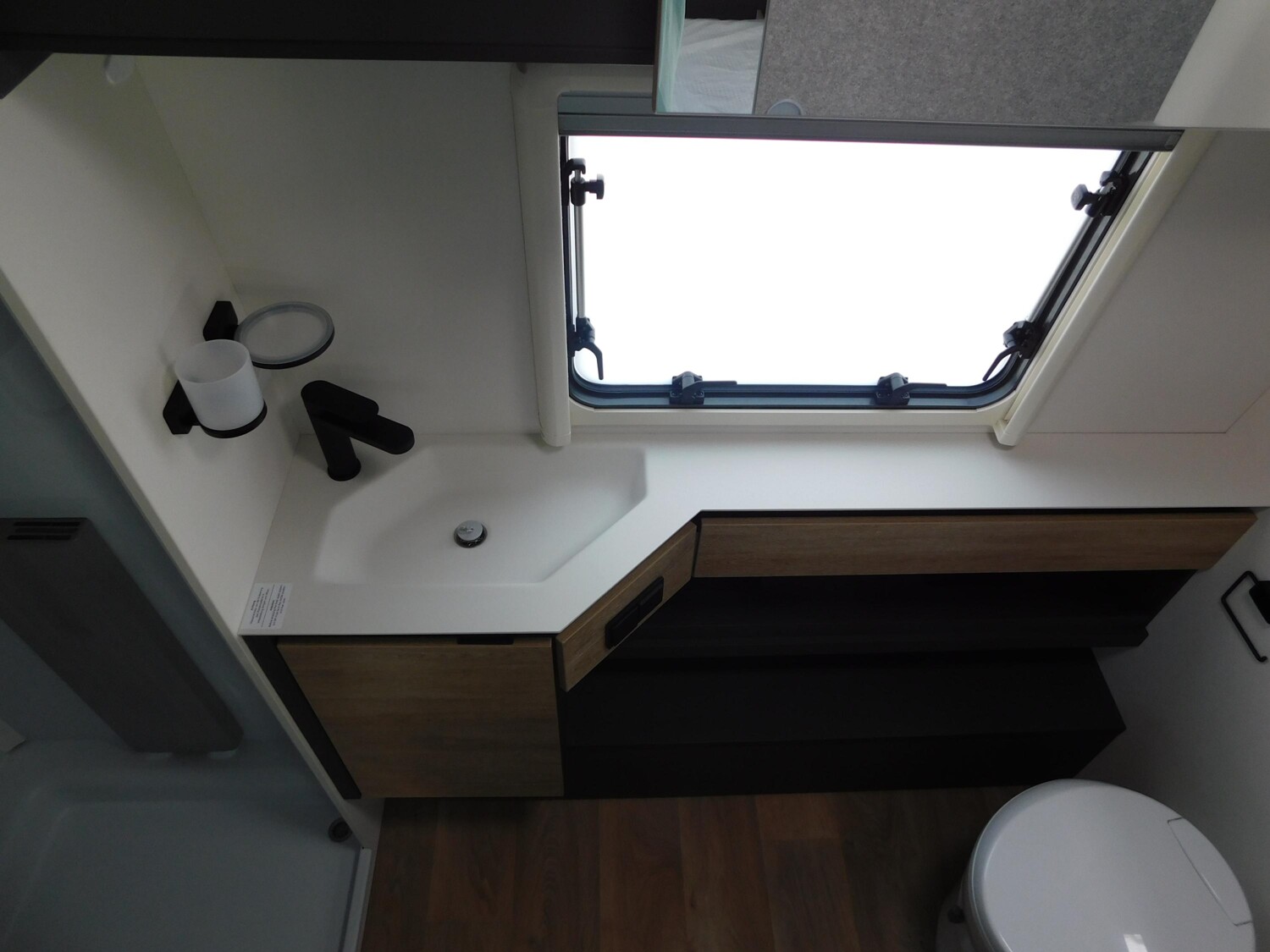 Dethleffs Beduin Scandinavia 690 BQT Winterpaket + TV-Lift - Bild 15