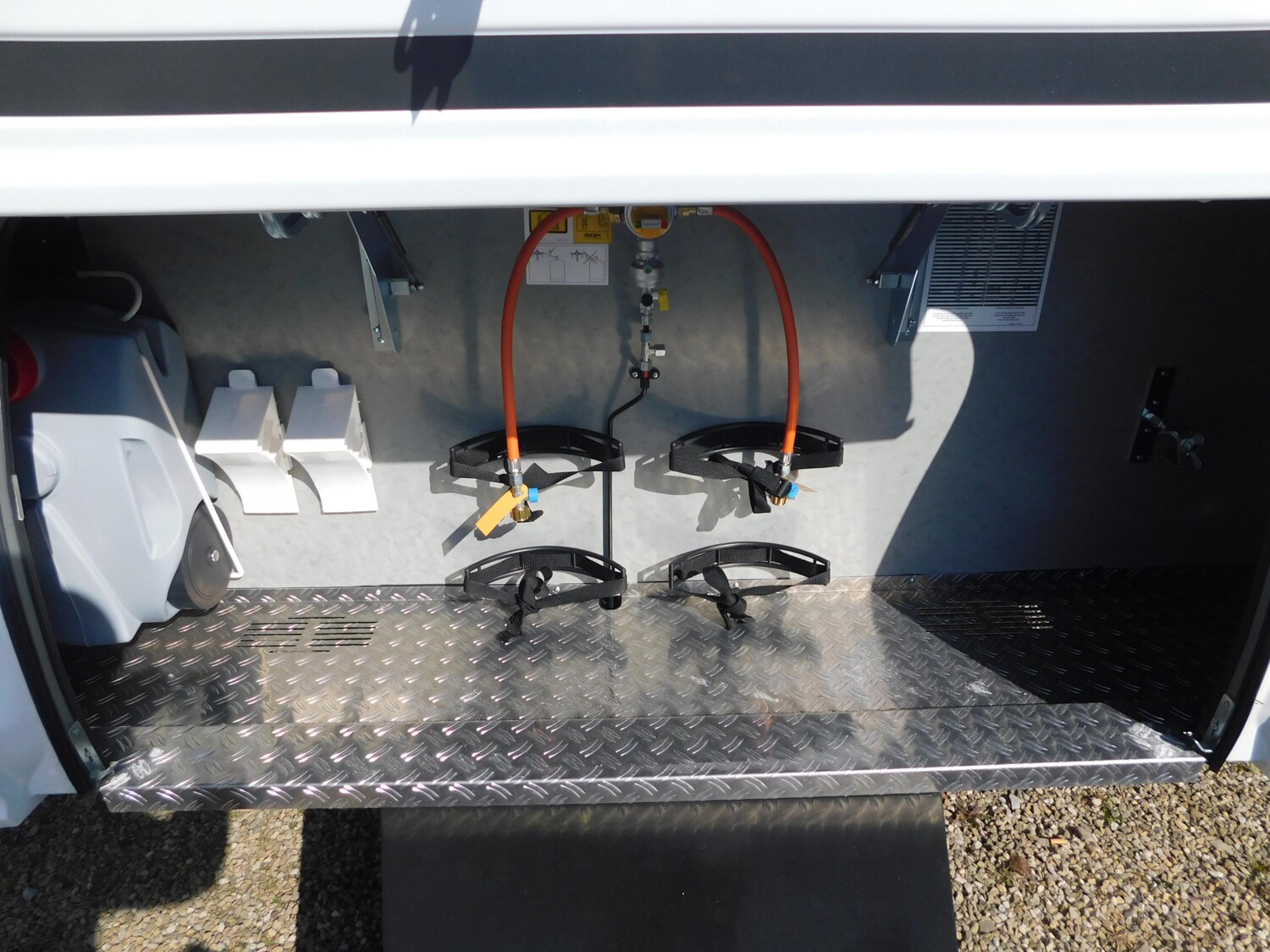 Dethleffs Beduin Scandinavia 690 BQT Winterpaket + TV-Lift - Bild 16