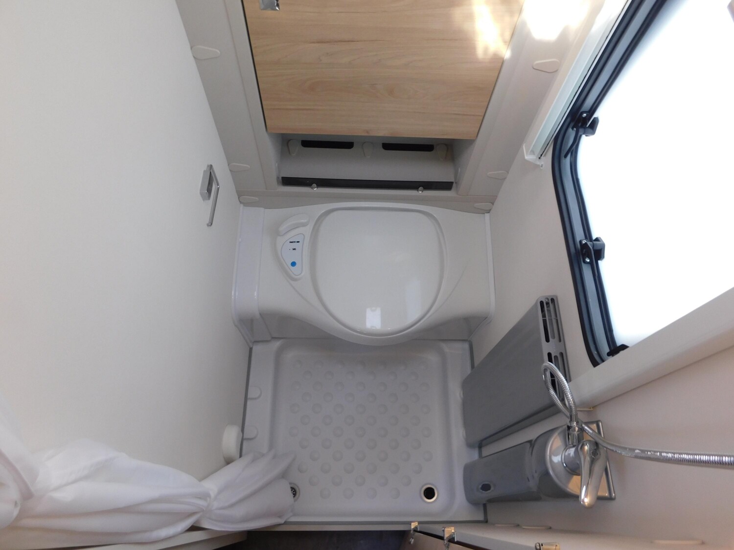 Dethleffs Nomad 730 FKR VOLLAUSSTATTUNG !!! - Bild 15