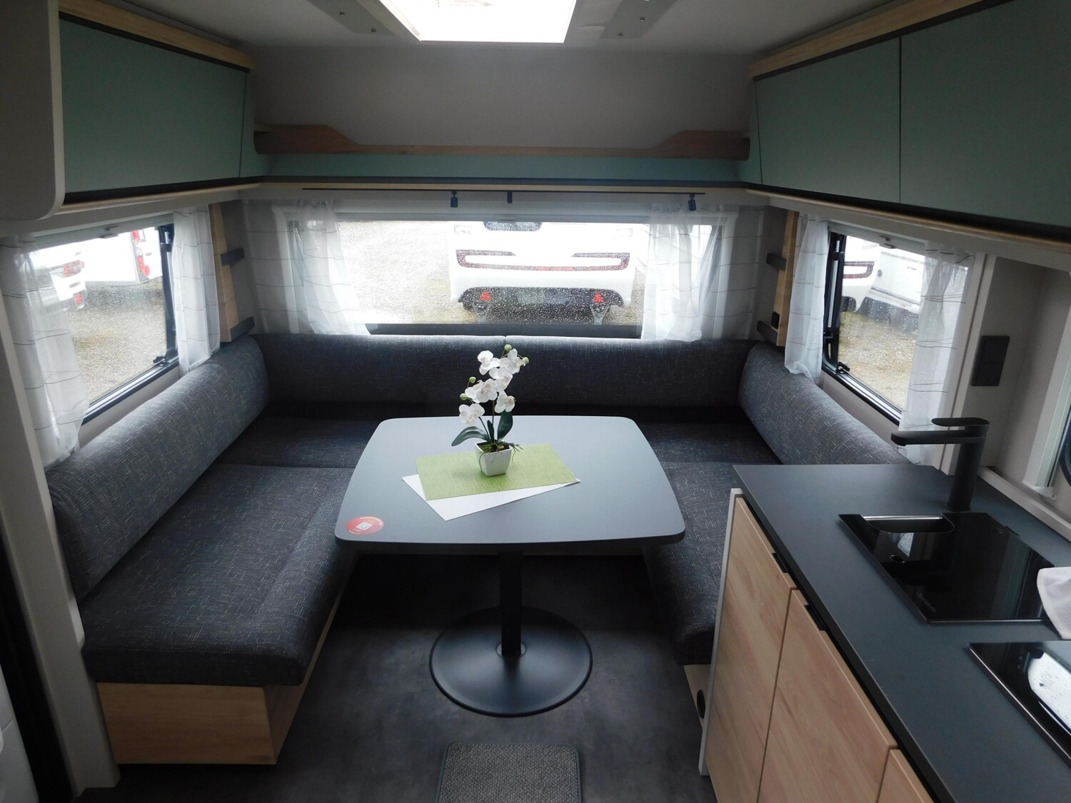 Dethleffs Camper 730 FKR Toilette alternativ, Snow-Plus - Bild 5