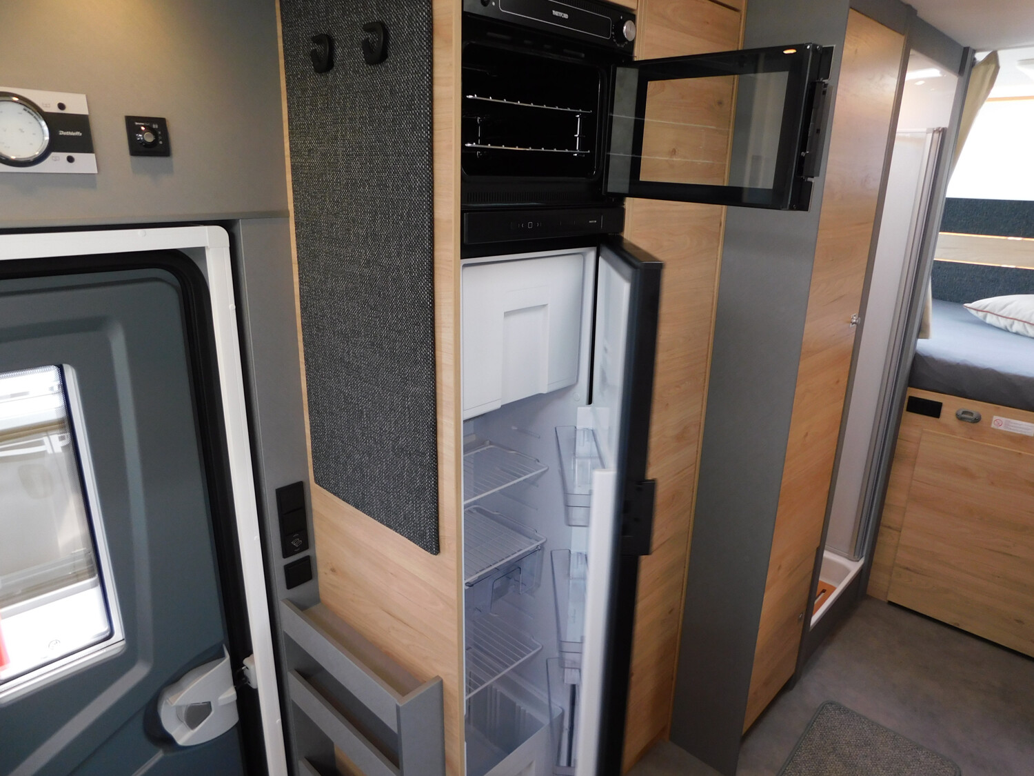 Dethleffs XL A 7872-2 32-Zoll-TV, Radträger, SAT-Anlage - Bild 11