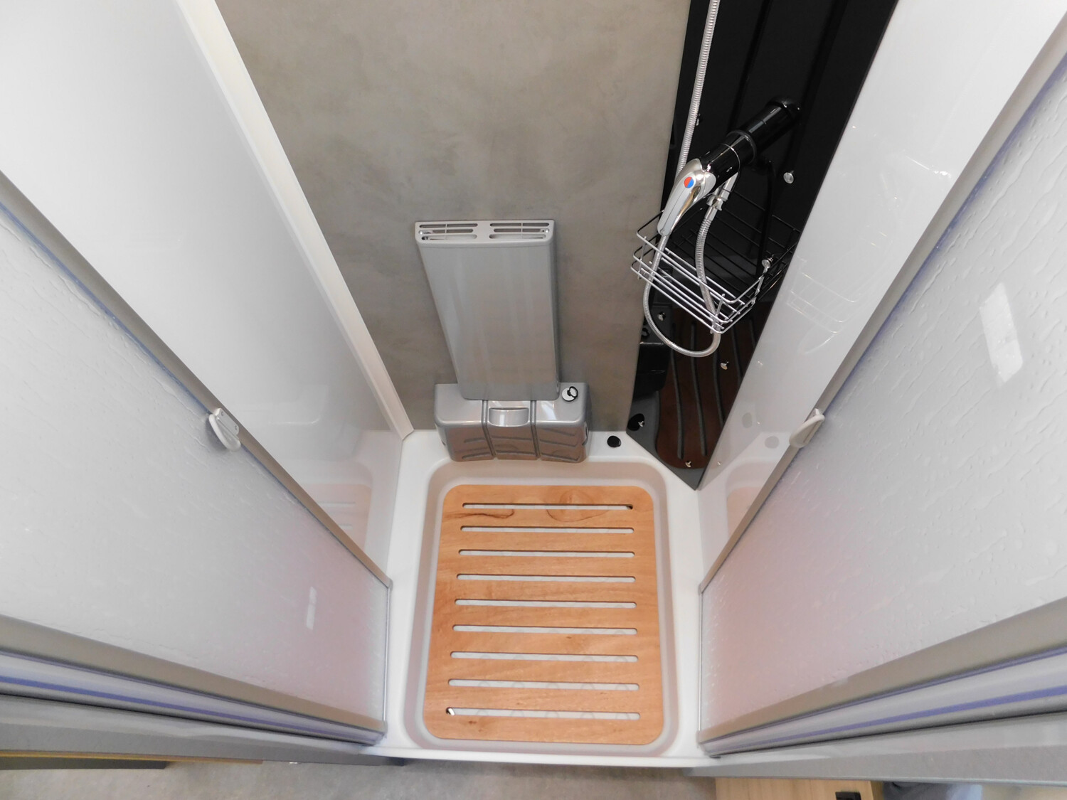 Dethleffs XL A 7872-2 32-Zoll-TV, Radträger, SAT-Anlage - Bild 15