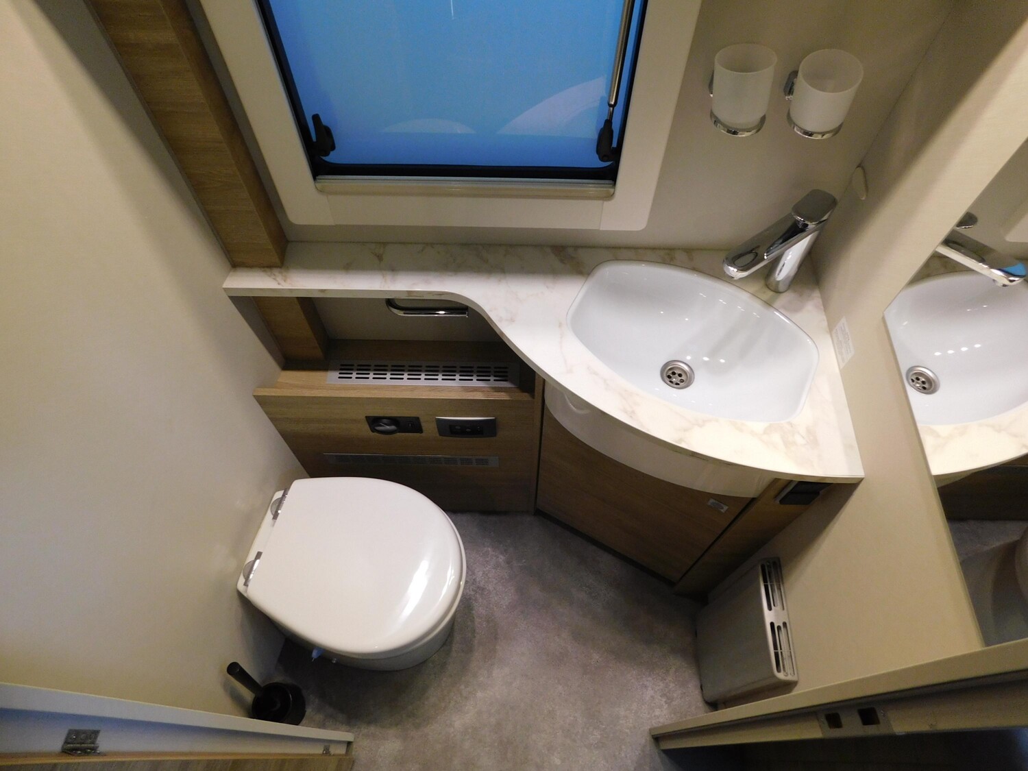 Dethleffs Globetrotter XXL A 9000-2 EB Vollausstattung ! - Bild 20