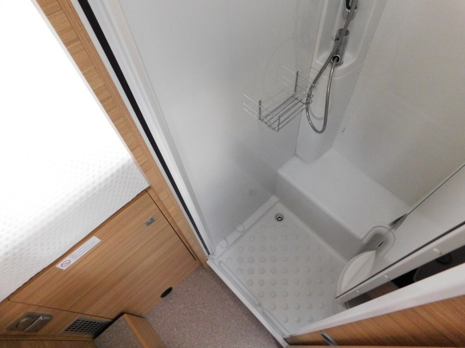 Dethleffs Globebus I 1 GT-Paket mit viel Ausstattung, sehr wenig km - Bild 14