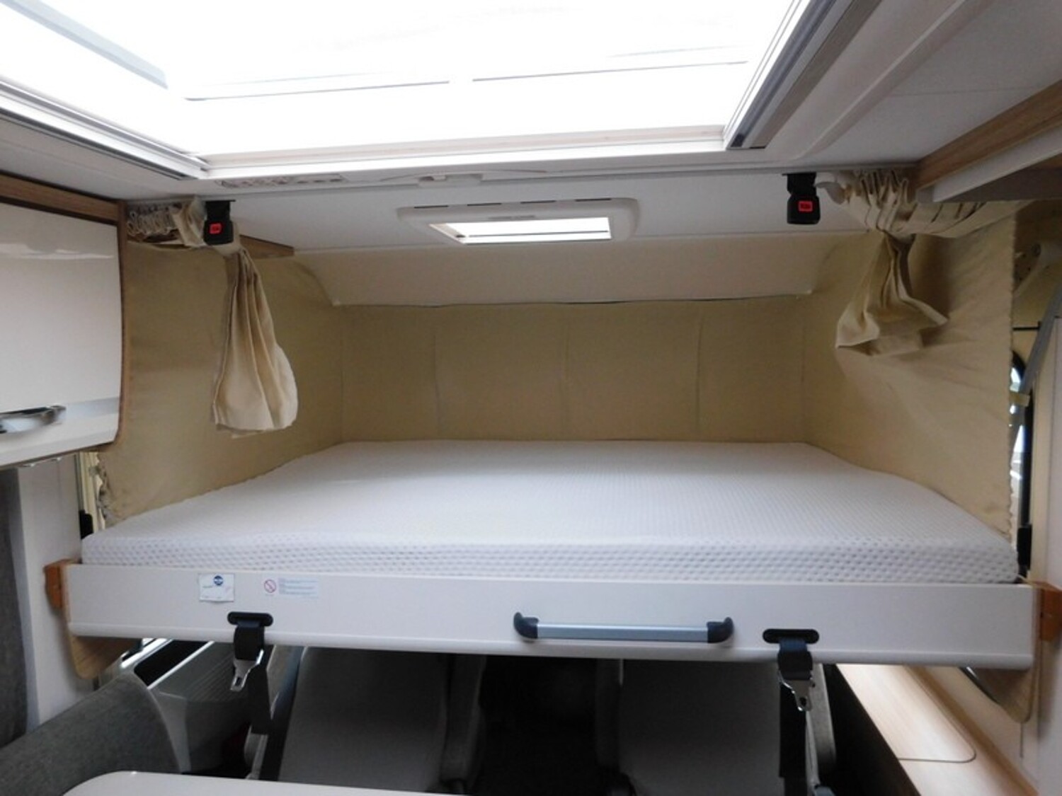 Dethleffs Globebus I 1 GT-Paket mit viel Ausstattung, sehr wenig km - Bild 9