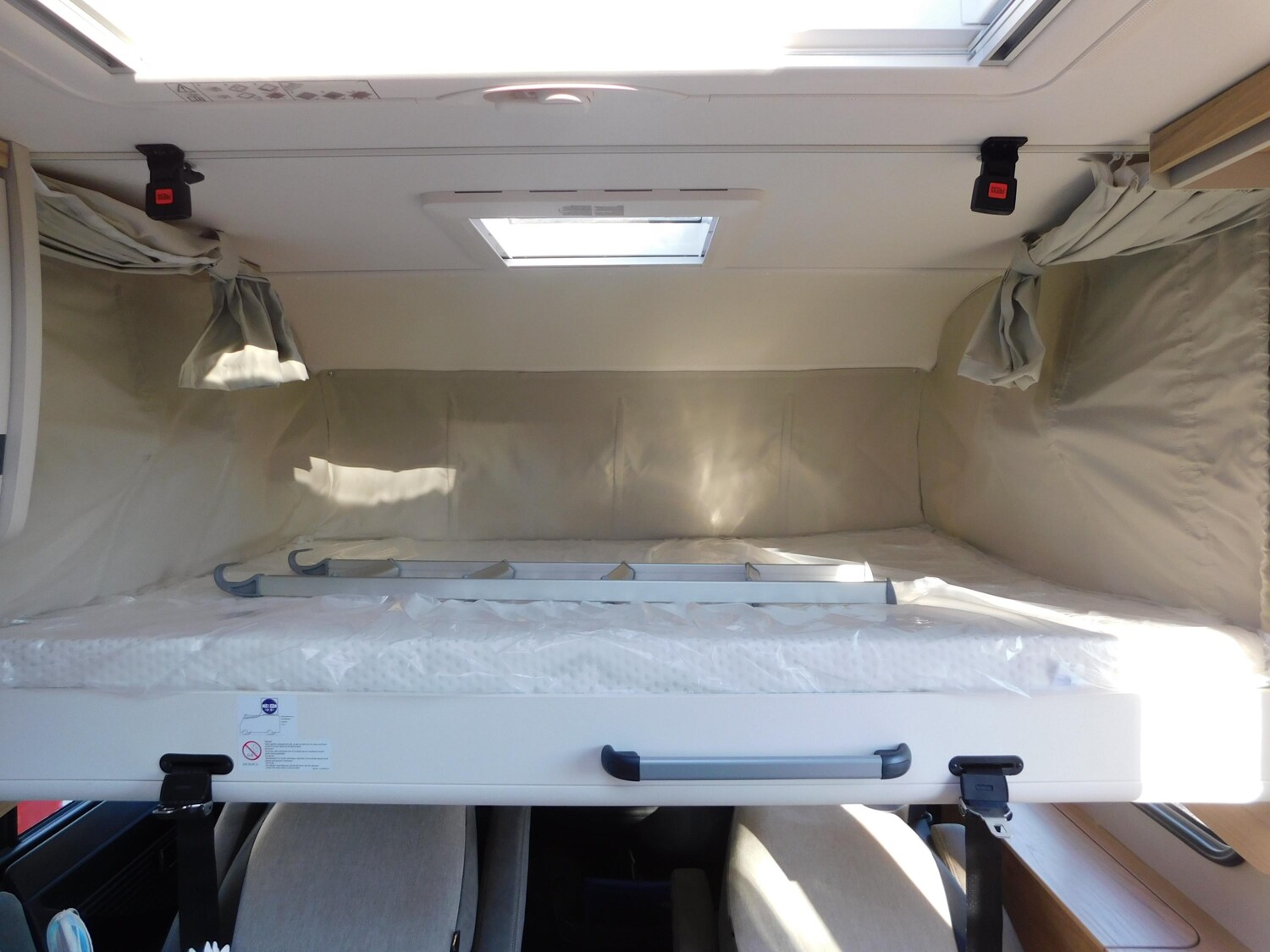 Dethleffs Globebus Active I 4 8G-Autom.+Combi6E+Fußbodenh. - Bild 14