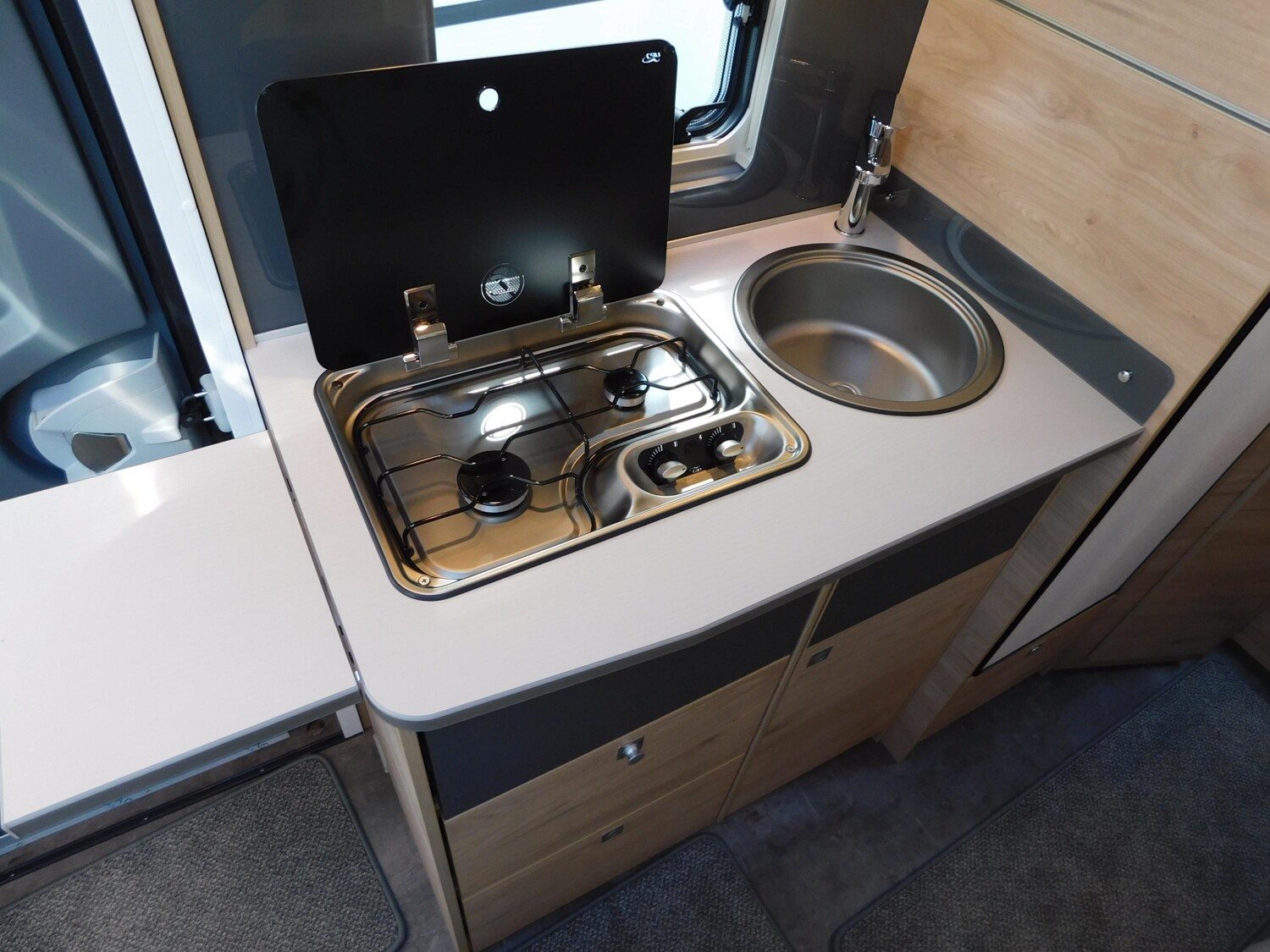 Dethleffs Globebus Active I 4 Combi6E, Fußbodenheizung - Bild 16