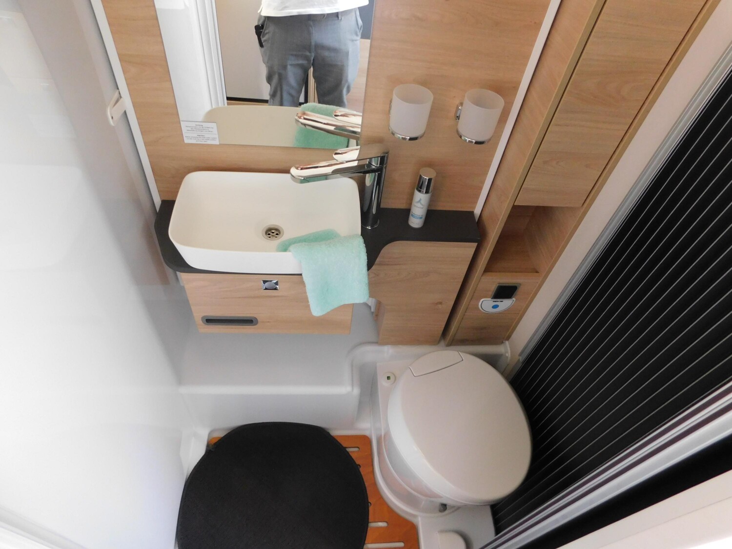 Dethleffs Globebus I 4 8G-Automatik, Navi+Kamera, Markise - Bild 12