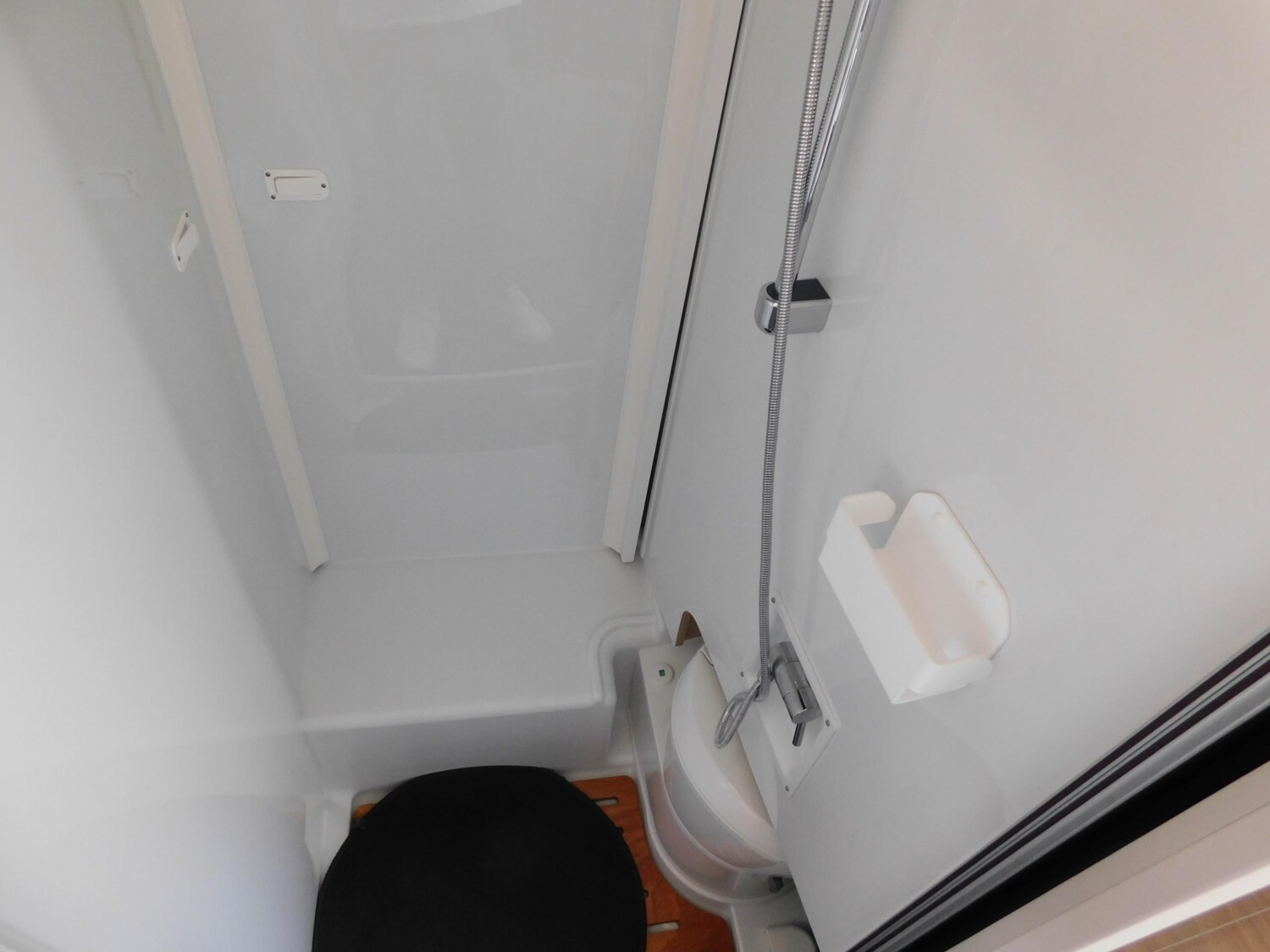 Dethleffs Globebus I 4 8G-Automatik, Navi+Kamera, Markise - Bild 13