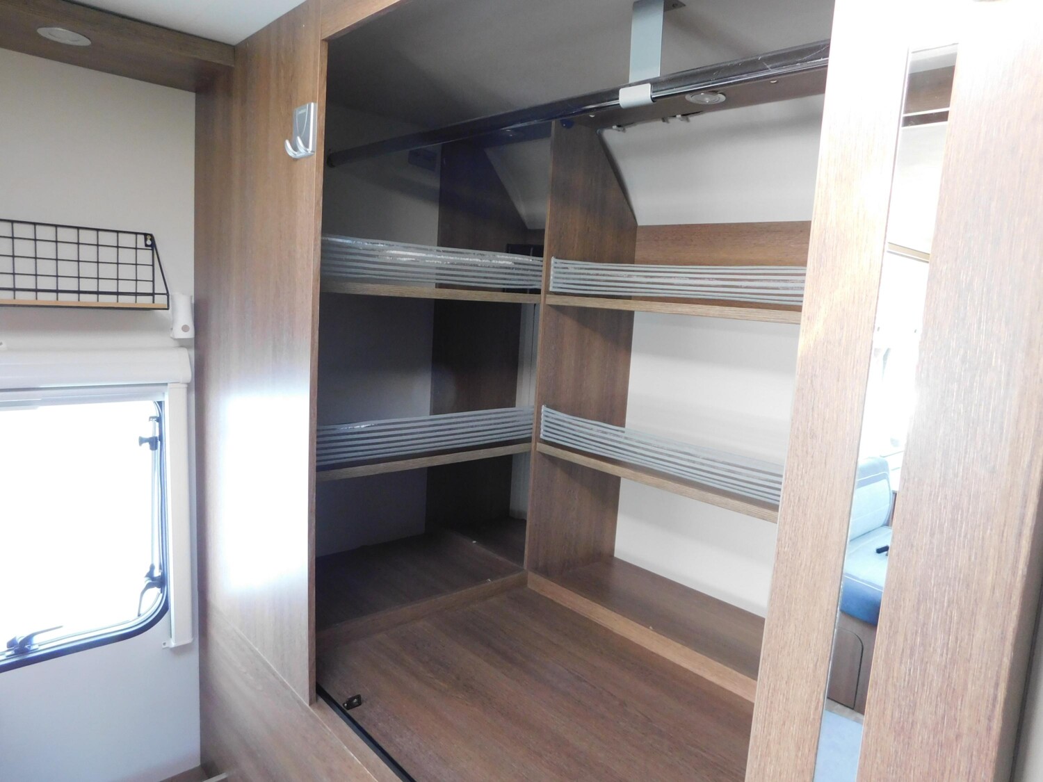 Dethleffs Trend I 6767 SAT + TV, Navi, Solar, AHK, Markise - Bild 12