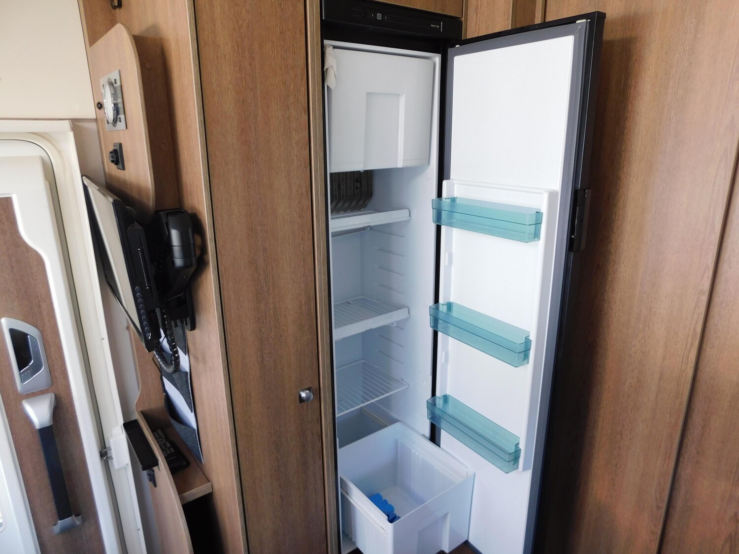 Dethleffs Trend I 6767 SAT + TV, Navi, Solar, AHK, Markise - Bild 16