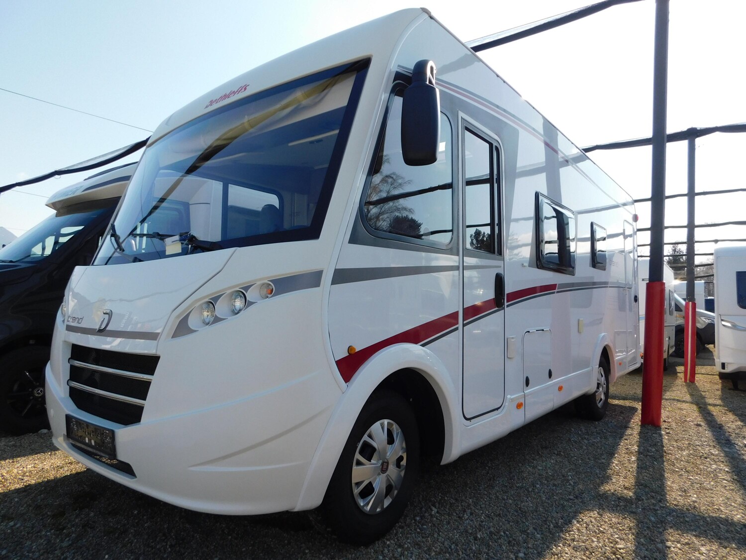 Dethleffs Trend I 6767 SAT + TV, Navi, Solar, AHK, Markise - Bild 2