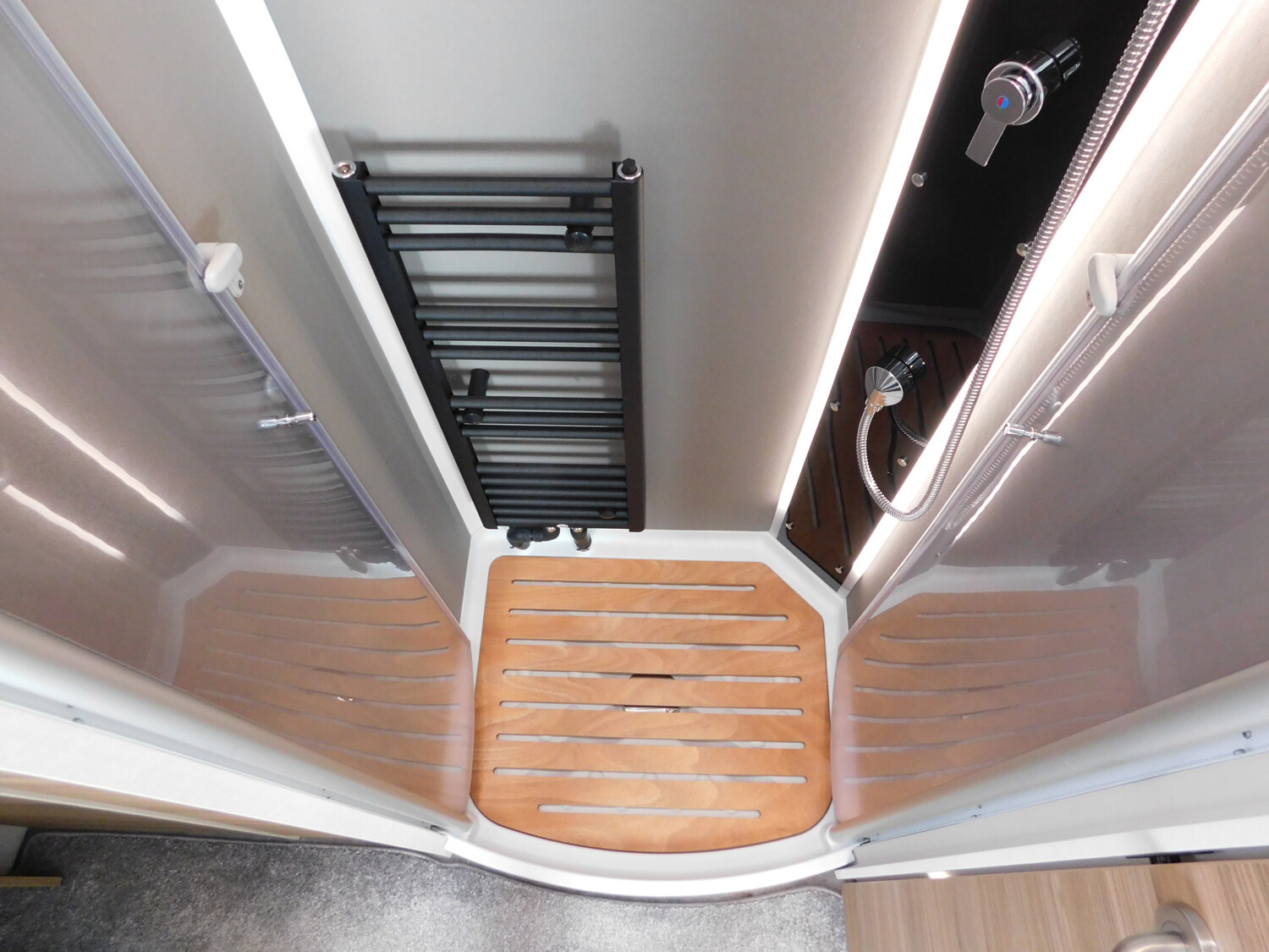 Dethleffs Alpa I 7820-2 HY4, Rollerträger, 18-Zoll Borbett - Bild 20