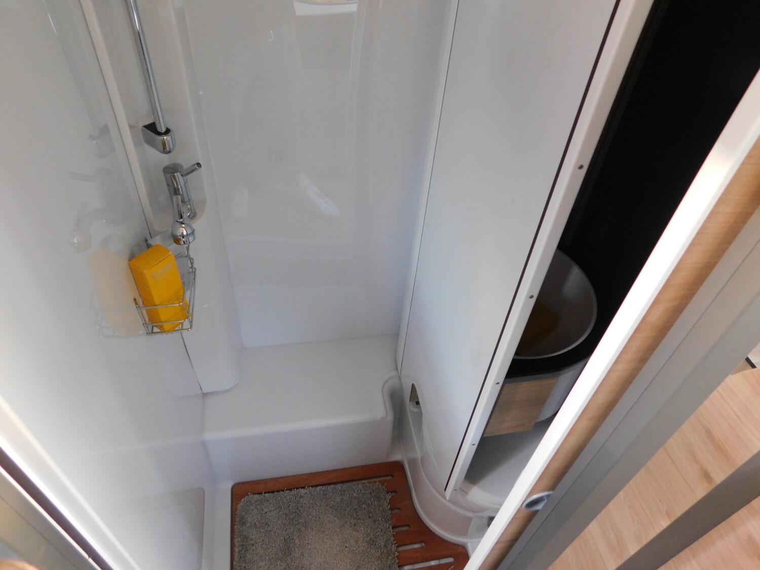 Dethleffs Globebus Camp T 1 8G-Automatik, Active-Paket - Dethleffs Reisemobil 2025 - Bild 12 Dethleffs Globebus Camp T 1 8G-Automatik, Active-Paket - Bild 12