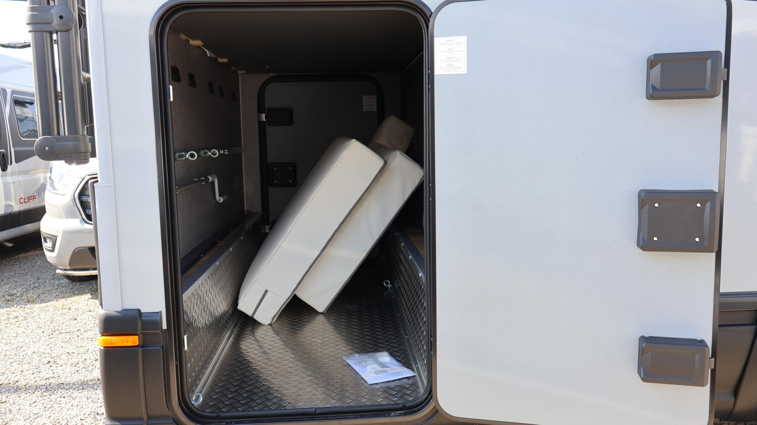 Dethleffs Globebus Performance 4x4 T 46 Bügel, AHK, Isofix - Bild 16
