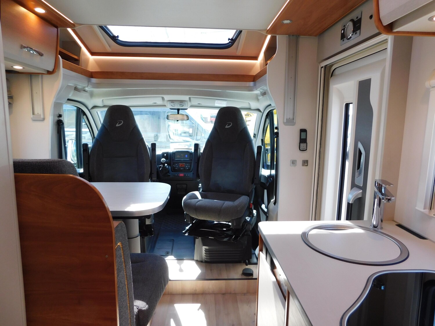 Dethleffs Trend T 6617 EB Hubbett, Klima, AHK, Navi+Kamera - Bild 12