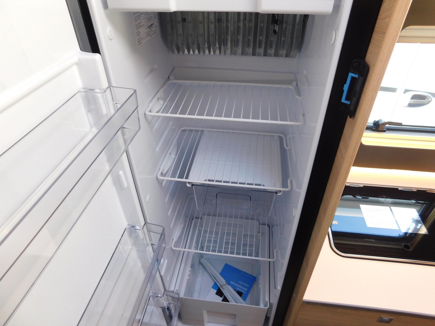 Dethleffs Just Camp T 6812 EB 8G-Automatik, Hubbett - Dethleffs Reisemobil 2025 - Bild 10 Dethleffs Just Camp T 6812 EB 8G-Automatik, Hubbett - Bild 10