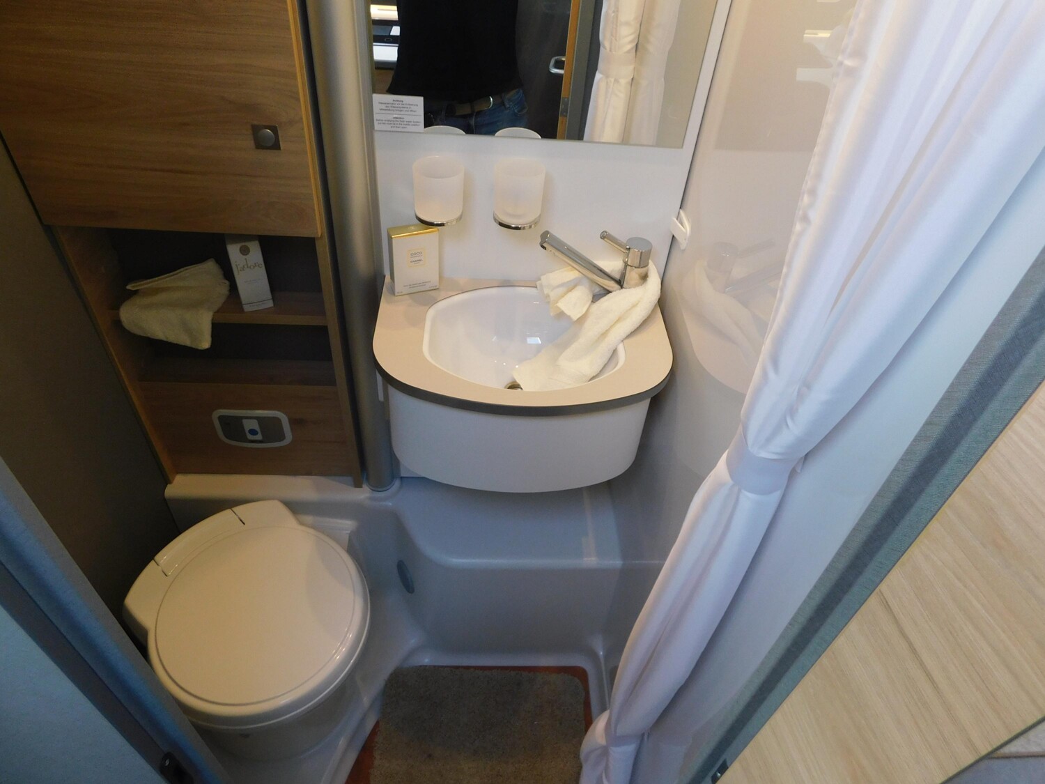 Dethleffs Just Camp T 6812 EB 8G-Automatik, Hubbett - Dethleffs Reisemobil 2025 - Bild 11 Dethleffs Just Camp T 6812 EB 8G-Automatik, Hubbett - Bild 11