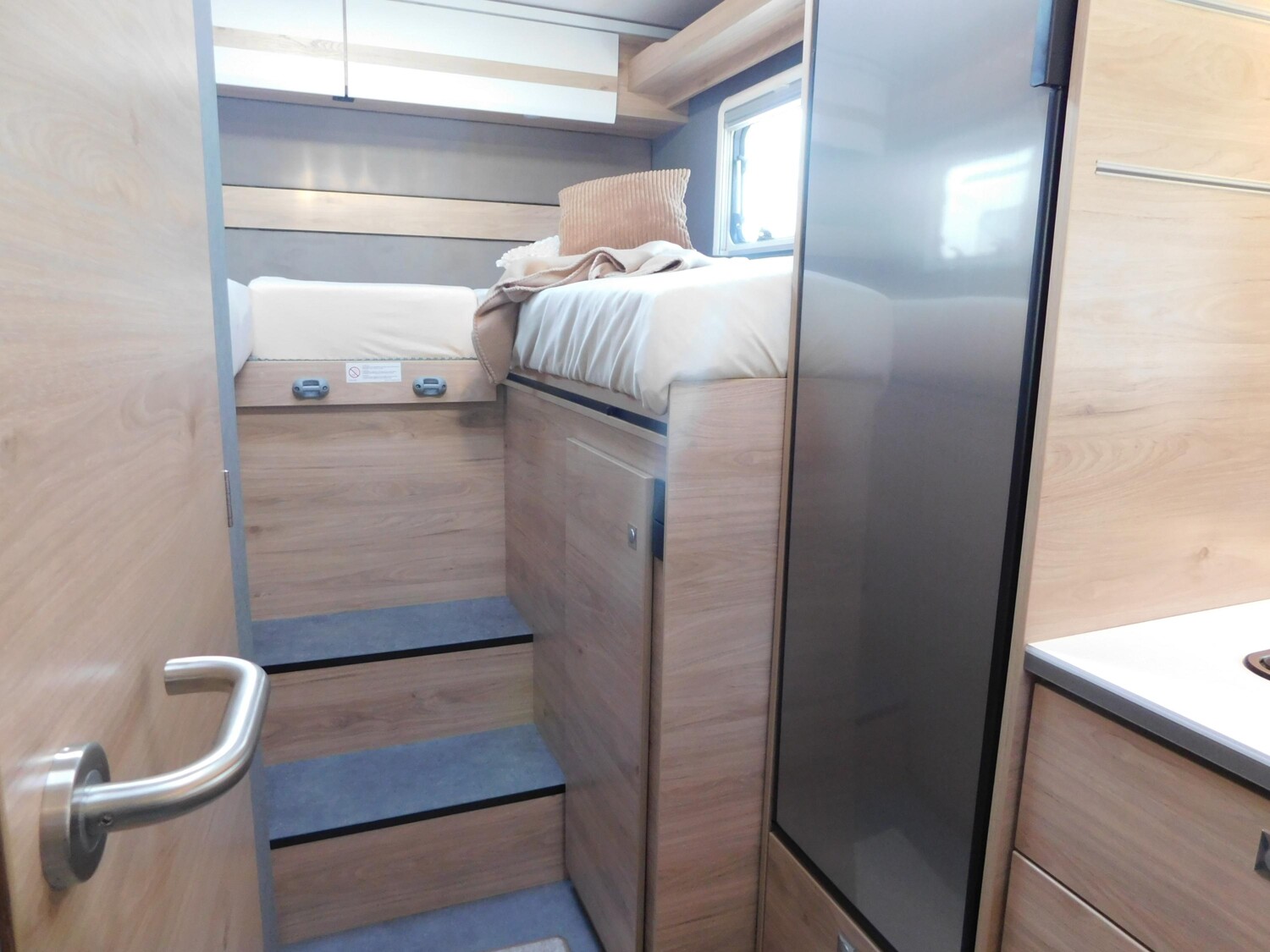 Dethleffs Just Camp T 6812 EB 8G-Automatik, Hubbett - Dethleffs Reisemobil 2025 - Bild 14 Dethleffs Just Camp T 6812 EB 8G-Automatik, Hubbett - Bild 14