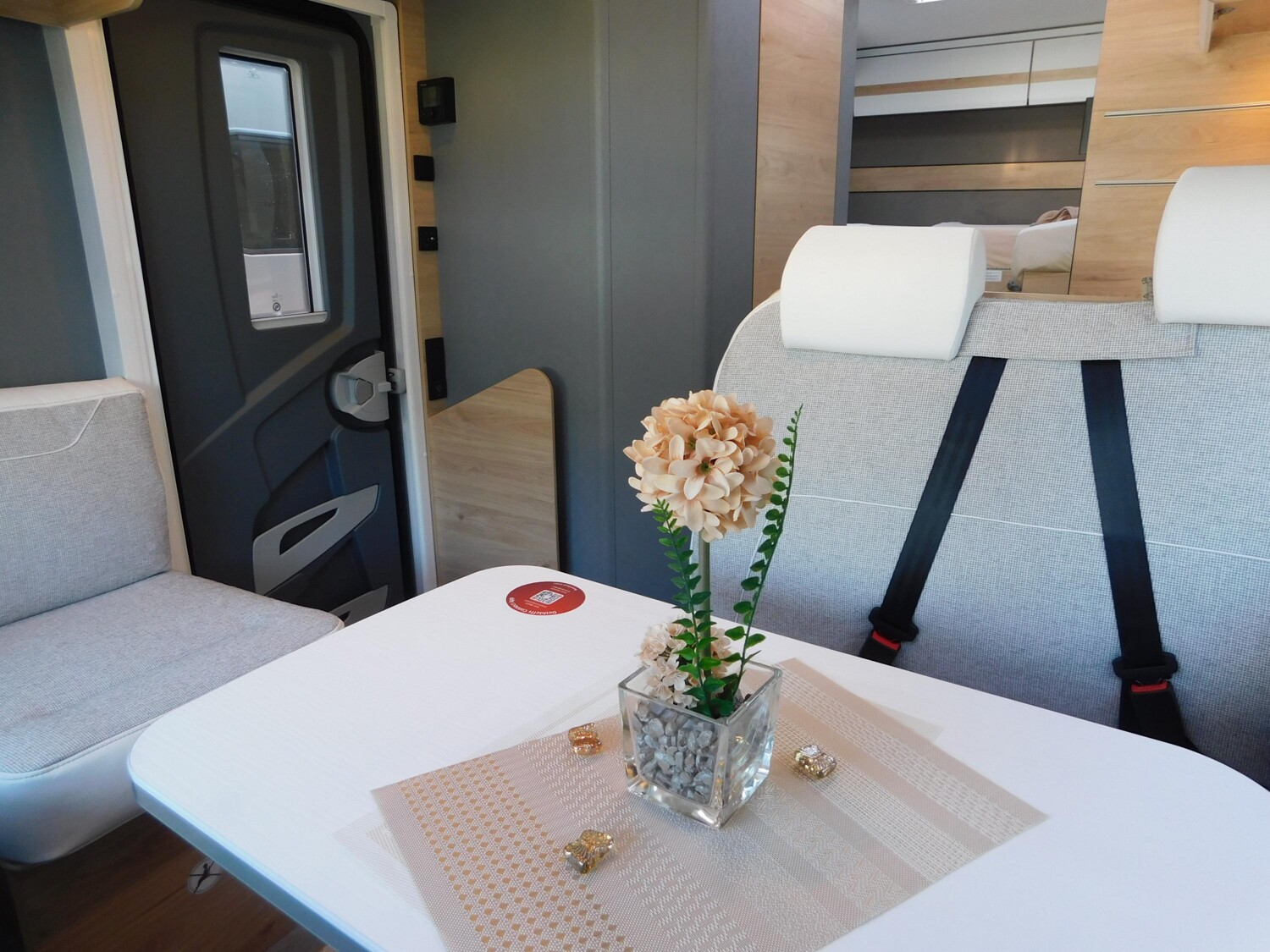 Dethleffs Just Camp T 6812 EB 8G-Automatik, Hubbett - Dethleffs Reisemobil 2025 - Bild 7 Dethleffs Just Camp T 6812 EB 8G-Automatik, Hubbett - Bild 7