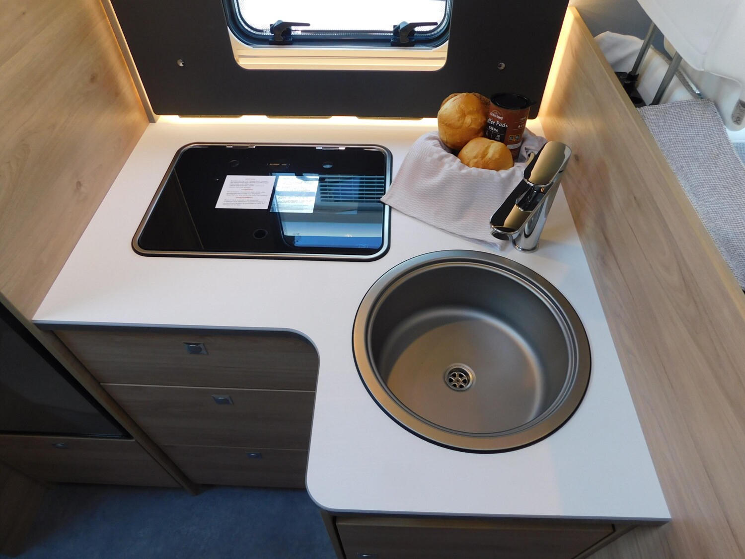 Dethleffs Just Camp T 6812 EB 8G-Automatik, Hubbett - Dethleffs Reisemobil 2025 - Bild 9 Dethleffs Just Camp T 6812 EB 8G-Automatik, Hubbett - Bild 9