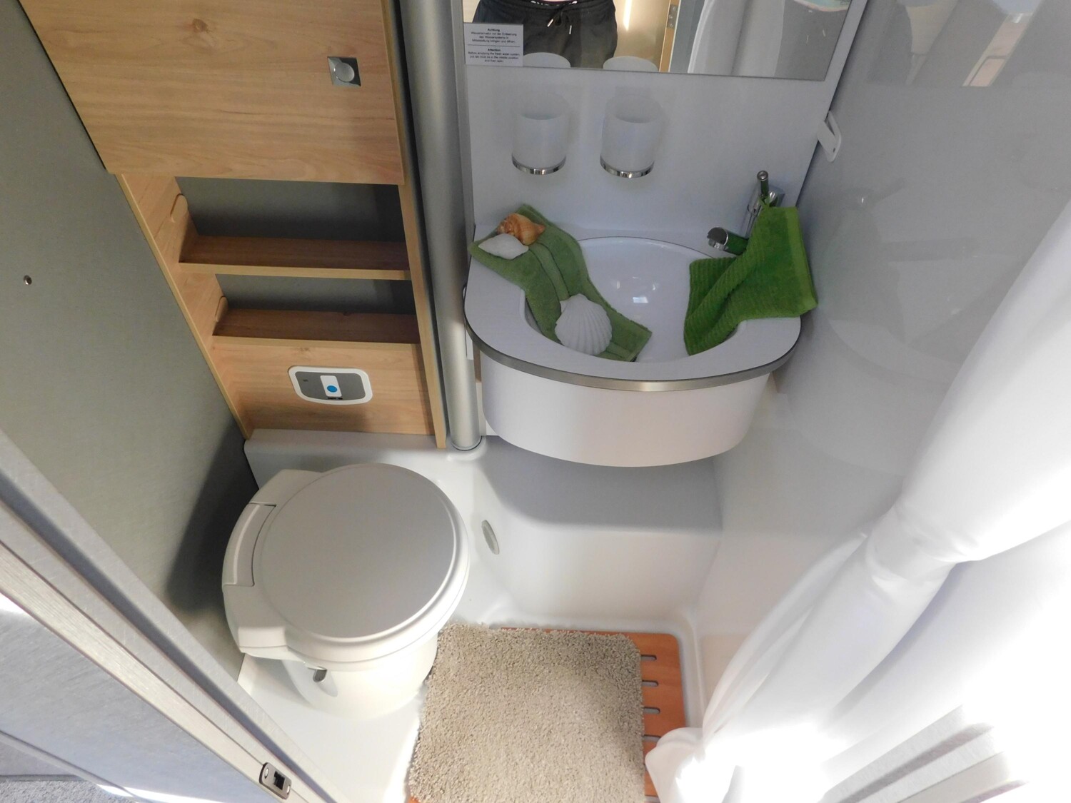 Dethleffs Just Camp T 6812 EB Chassis-&Winterpakt, SAT+TV - Bild 11