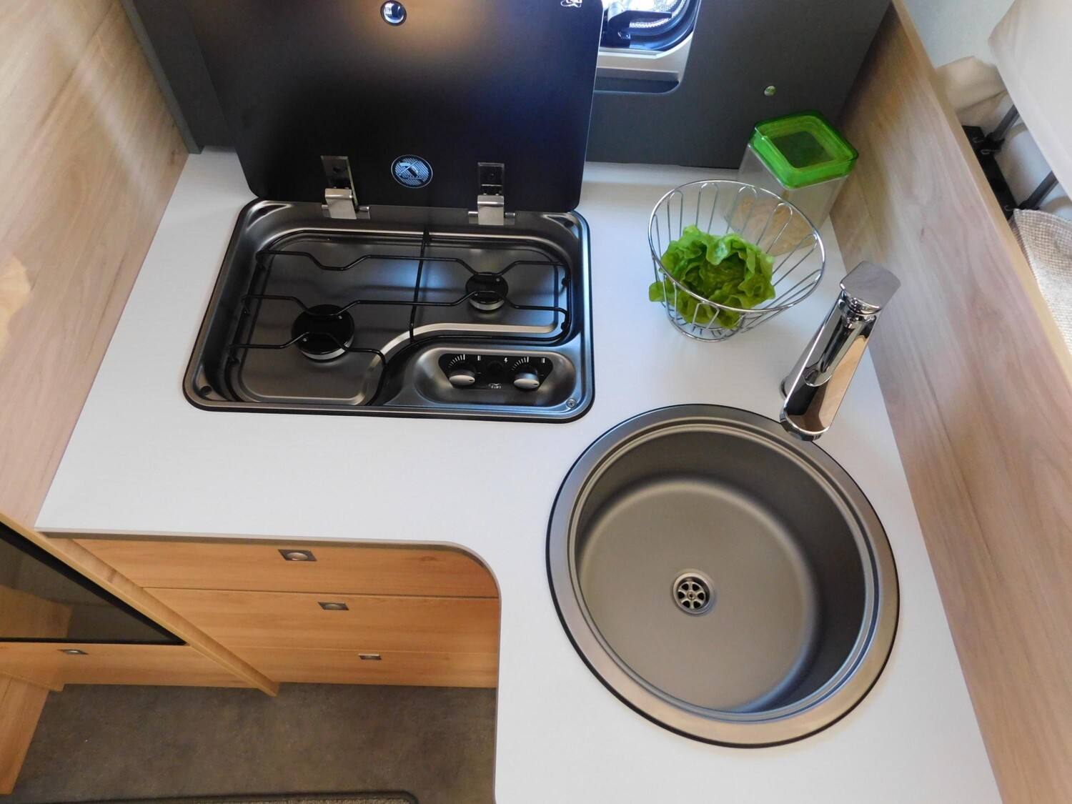 Dethleffs Just Camp T 6812 EB Chassis-&Winterpakt, SAT+TV - Bild 13