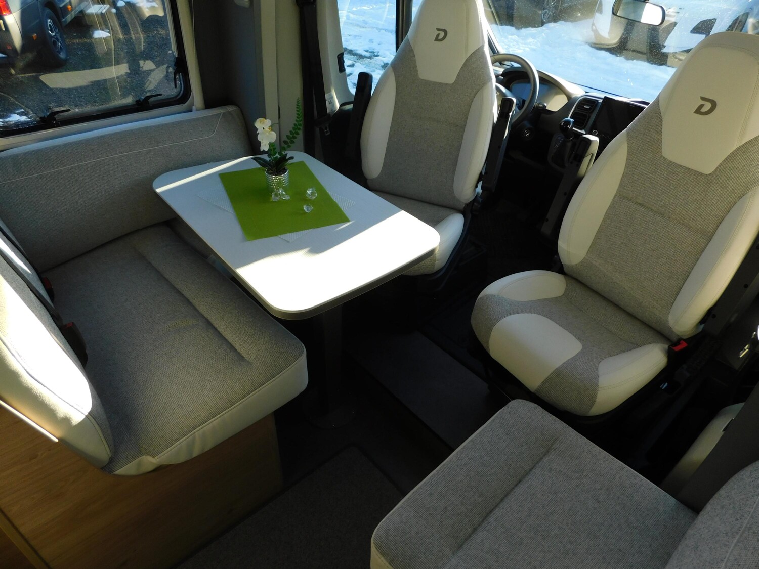 Dethleffs Just Camp T 6812 EB Chassis-&Winterpakt, SAT+TV - Bild 6