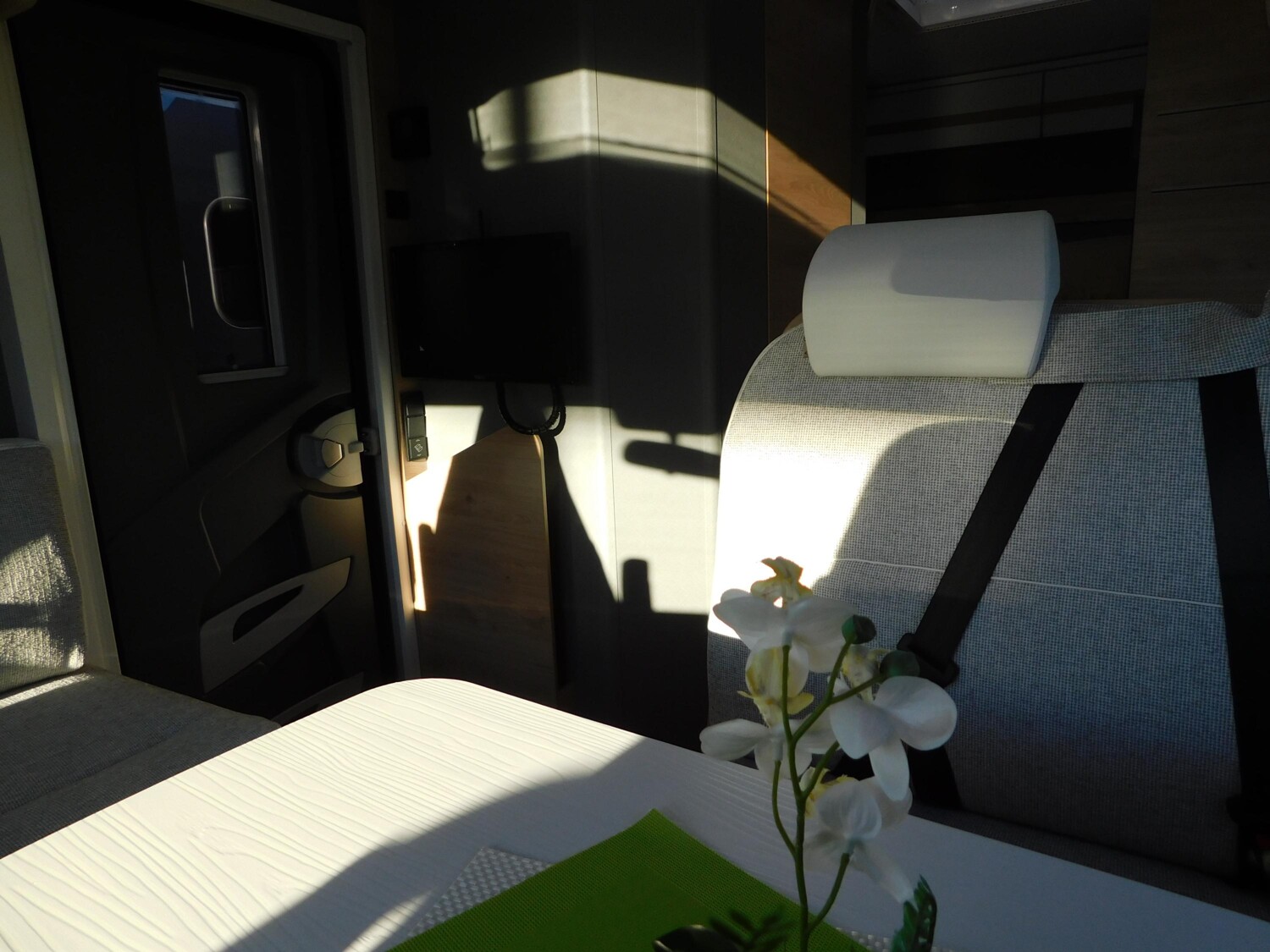 Dethleffs Just Camp T 6812 EB Chassis-&Winterpakt, SAT+TV - Bild 7