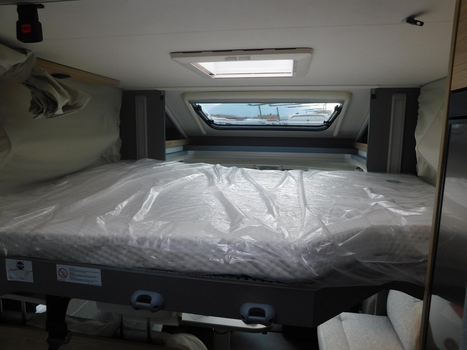 Dethleffs Just Camp T 7052 EB Active-Pkt,Hubbett,Voll-LED - Dethleffs Reisemobil 2025 - Bild 14 Dethleffs Just Camp T 7052 EB Active-Pkt,Hubbett,Voll-LED - Bild 14