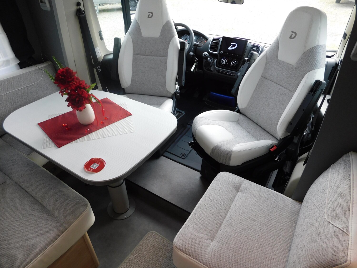 Dethleffs Just Camp T 7052 EB Active-Pkt,Hubbett,Voll-LED - Dethleffs Reisemobil 2025 - Bild 6 Dethleffs Just Camp T 7052 EB Active-Pkt,Hubbett,Voll-LED - Bild 6