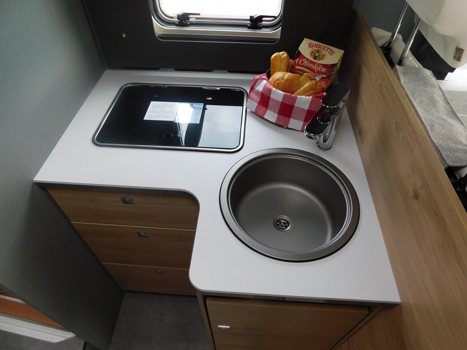 Dethleffs Just Camp T 7052 EB Active-Pkt,Hubbett,Voll-LED - Dethleffs Reisemobil 2025 - Bild 9 Dethleffs Just Camp T 7052 EB Active-Pkt,Hubbett,Voll-LED - Bild 9