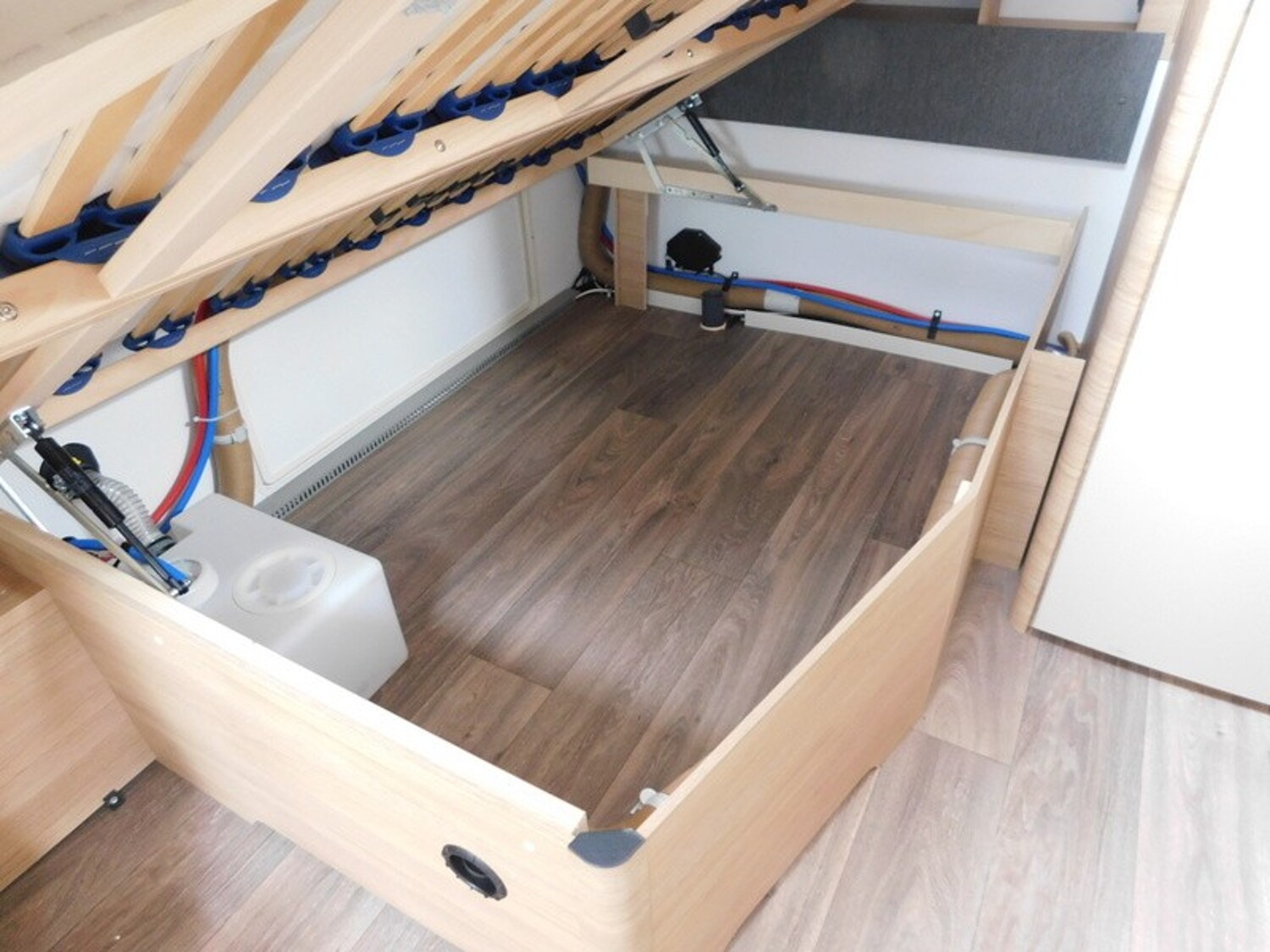 Fendt Bianco Activ 445 SFB Mover Smart A, ATC, Duo-Control - Fendt Caravan 2025 - Bild 13 Fendt Bianco Activ 445 SFB Mover Smart A, ATC, Duo-Control - Bild 13