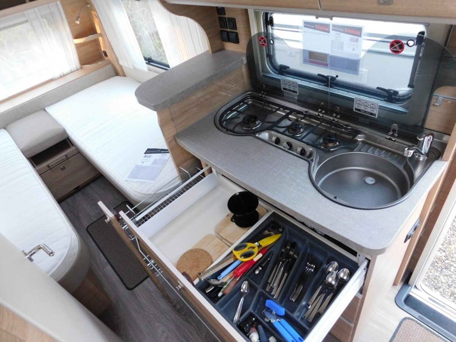 Fendt Bianco Activ 465 SGE Vorzelt, SAT+TV, 1800 kg, - Fendt Caravan 2022 - Bild 10 Fendt Bianco Activ 465 SGE Vorzelt, SAT+TV, 1800 kg, - Bild 10