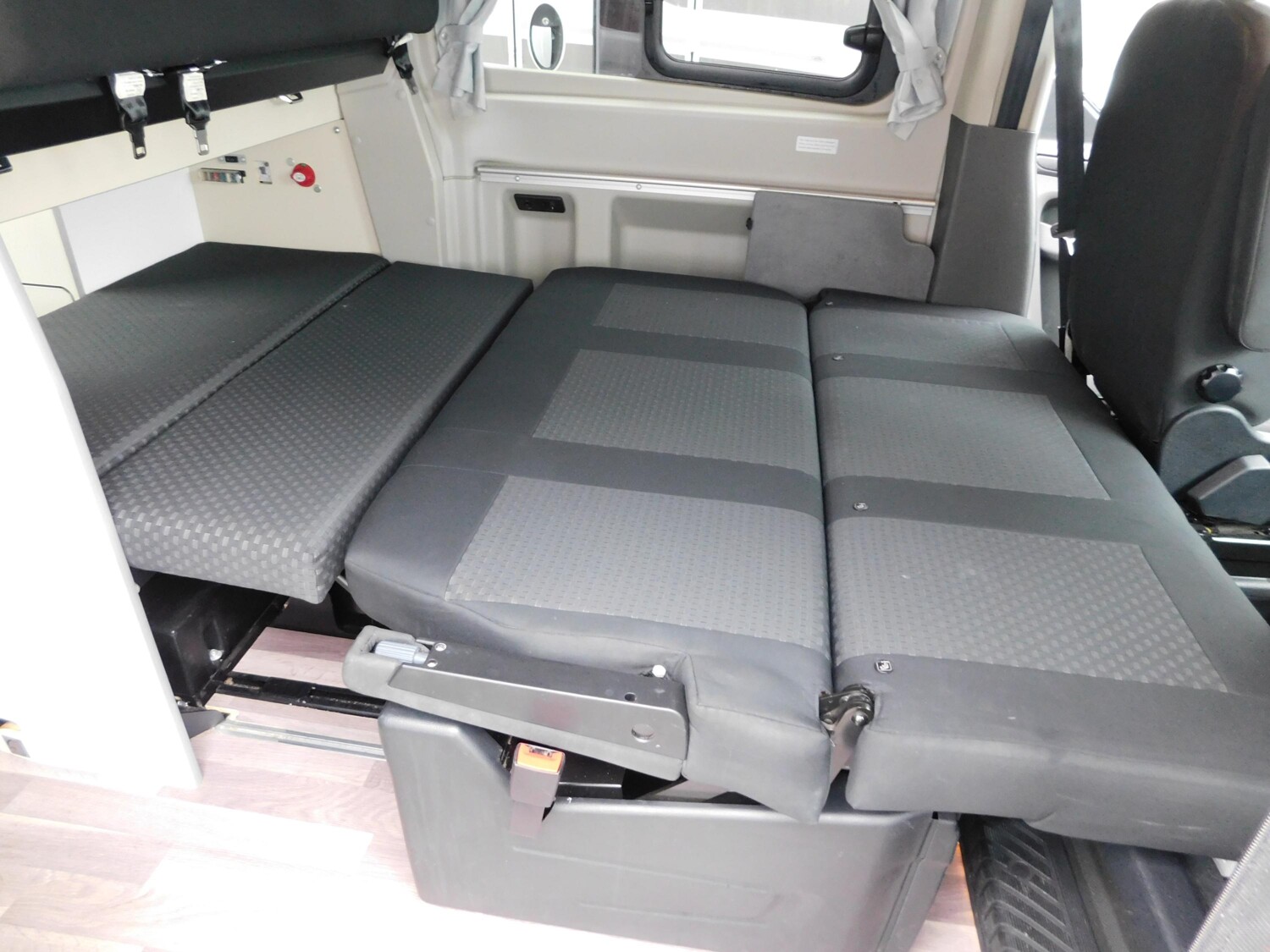Ford Nugget Aufstelldach  AHK+Rückfahrkamera+Markise - Bild 11