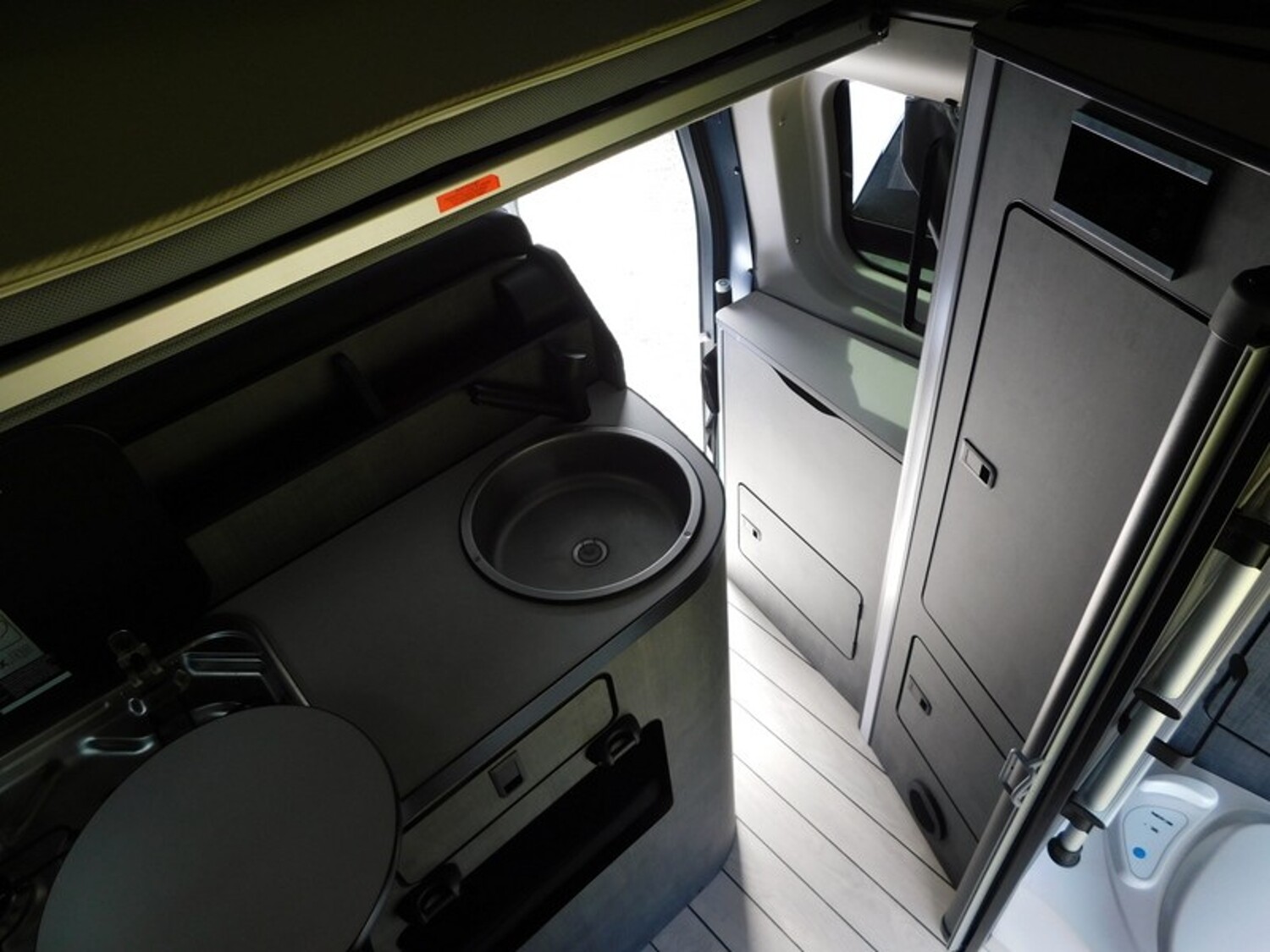 Ford Nugget Plus Limited AHK, Automatik, uvm. - Ford Reisemobil 2024 - Bild 12 Ford Nugget Plus Limited AHK, Automatik, uvm. - Bild 12