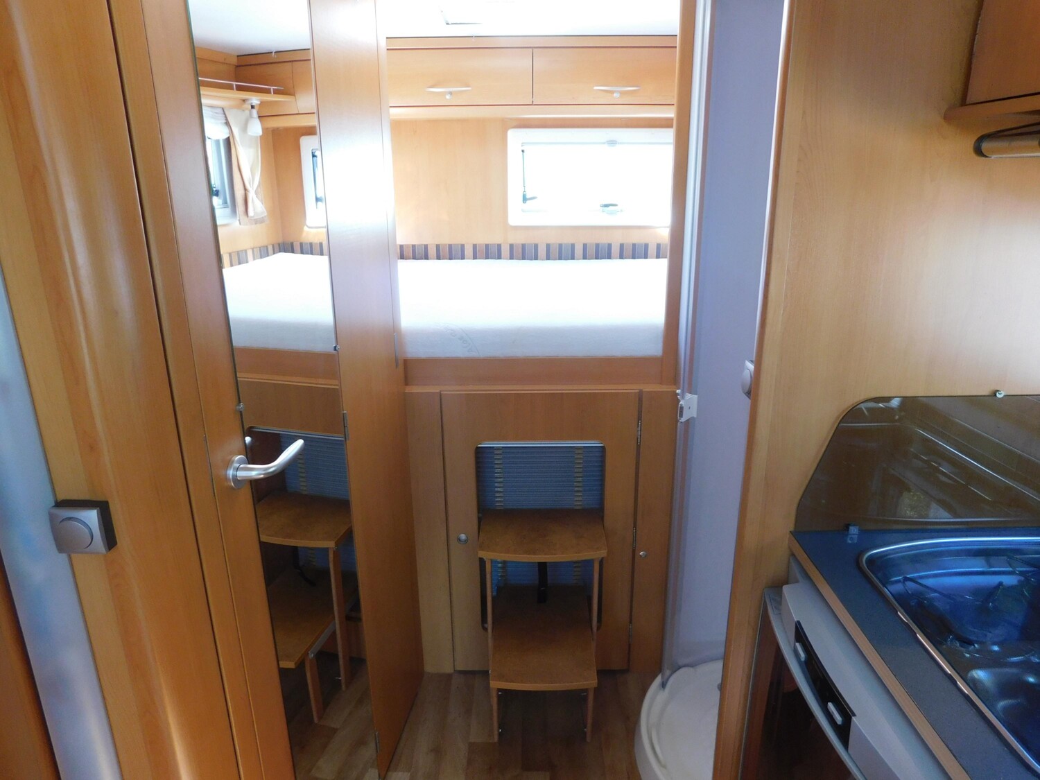 Frankia T 680 BD Dachklima+SAT+TV+GFK+Brennstoffzelle - Frankia Reisemobil 2009 - Bild 7 Frankia T 680 BD Dachklima+SAT+TV+GFK+Brennstoffzelle - Bild 7