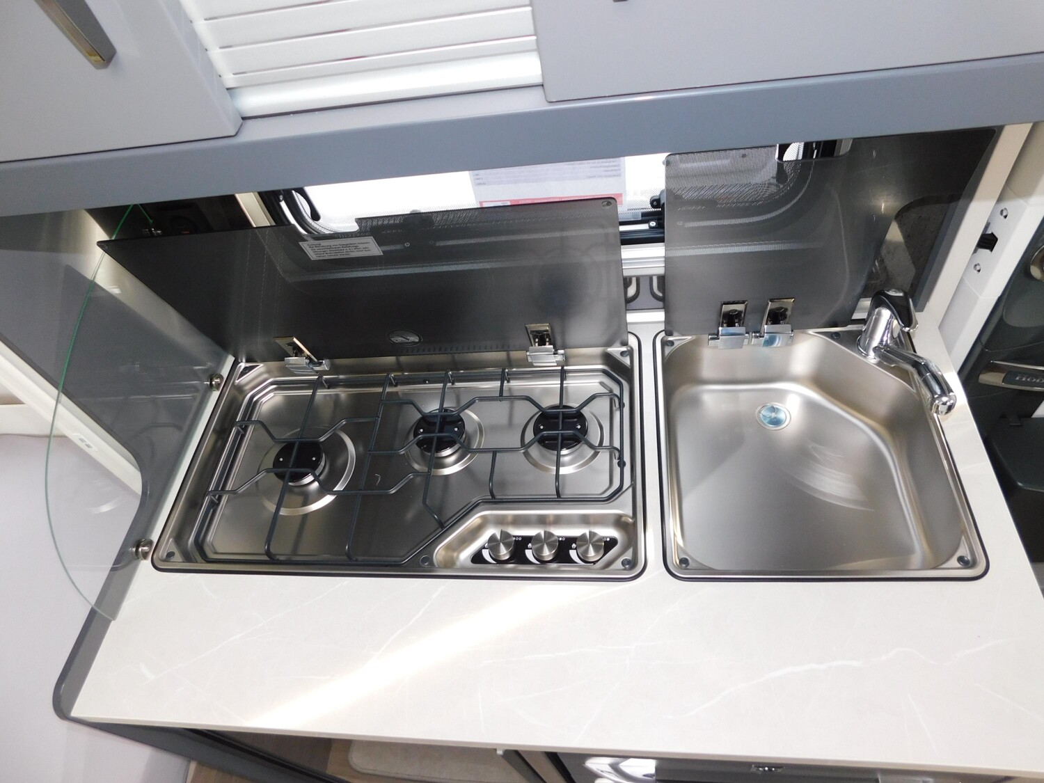 Hobby OnTour 390 SF Bugfenster, Hobby-Connect, 47LTank - Bild 10