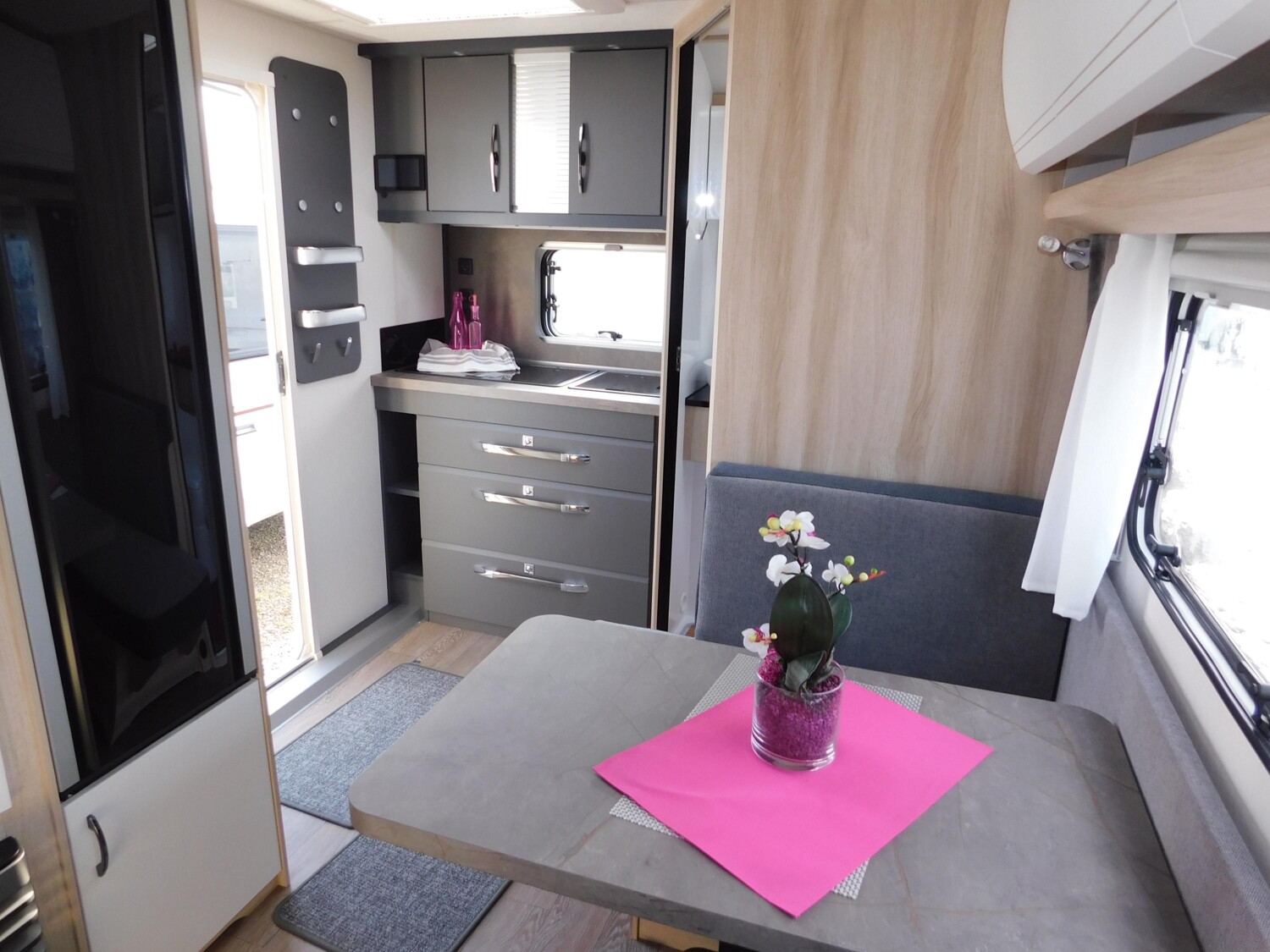 Hobby De Luxe 460 SFf 2026er, TV-Halter, Hobby-Connect - Bild 15