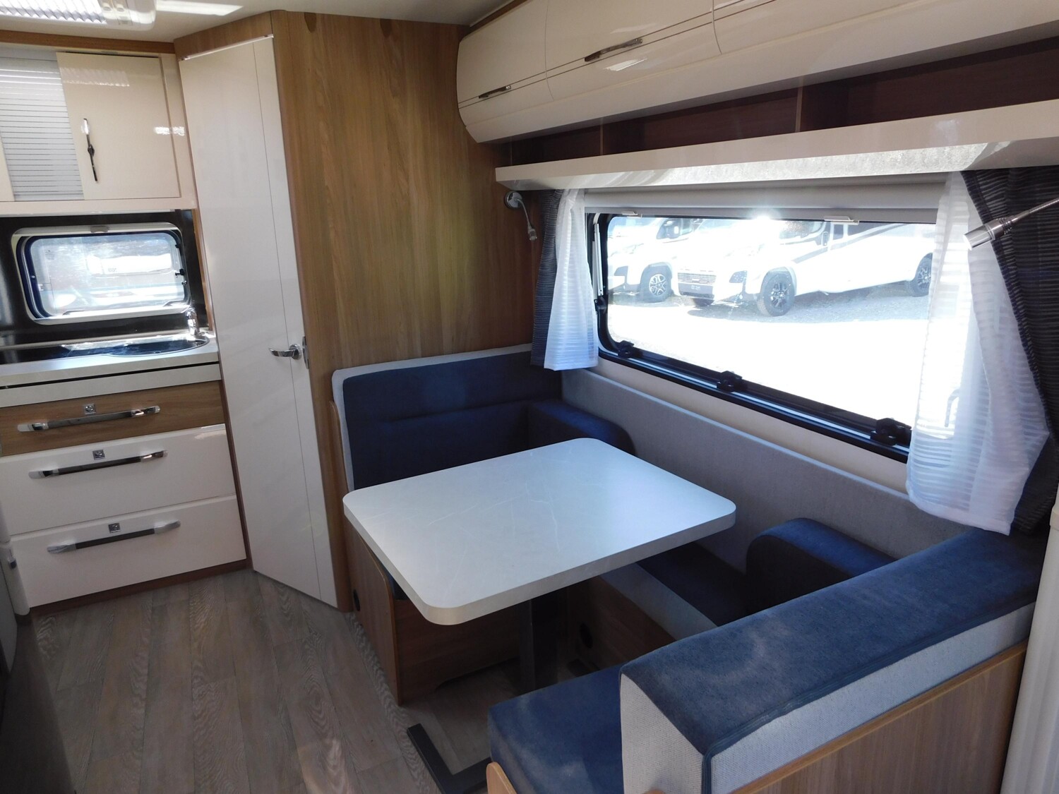 Hobby Excellent 460 SL Mover, Vorzelt, Duo-Control - Bild 6
