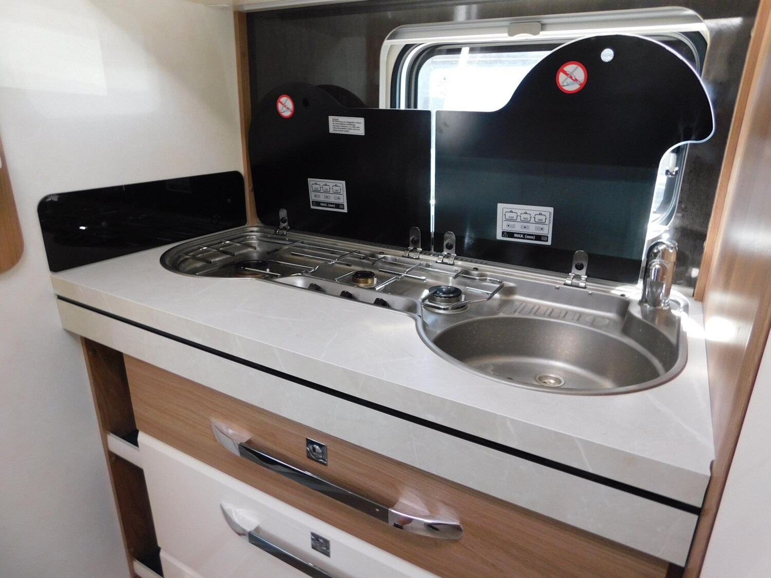Hobby Excellent 460 SL Mover, Vorzelt, Duo-Control - Bild 8