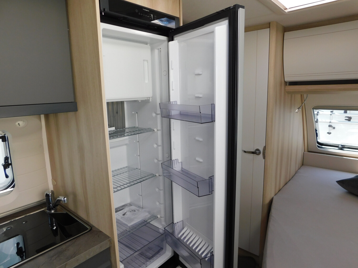 Hobby De Luxe 460 UFe IC-Line, Mover, Autark, Radträg. - Bild 12