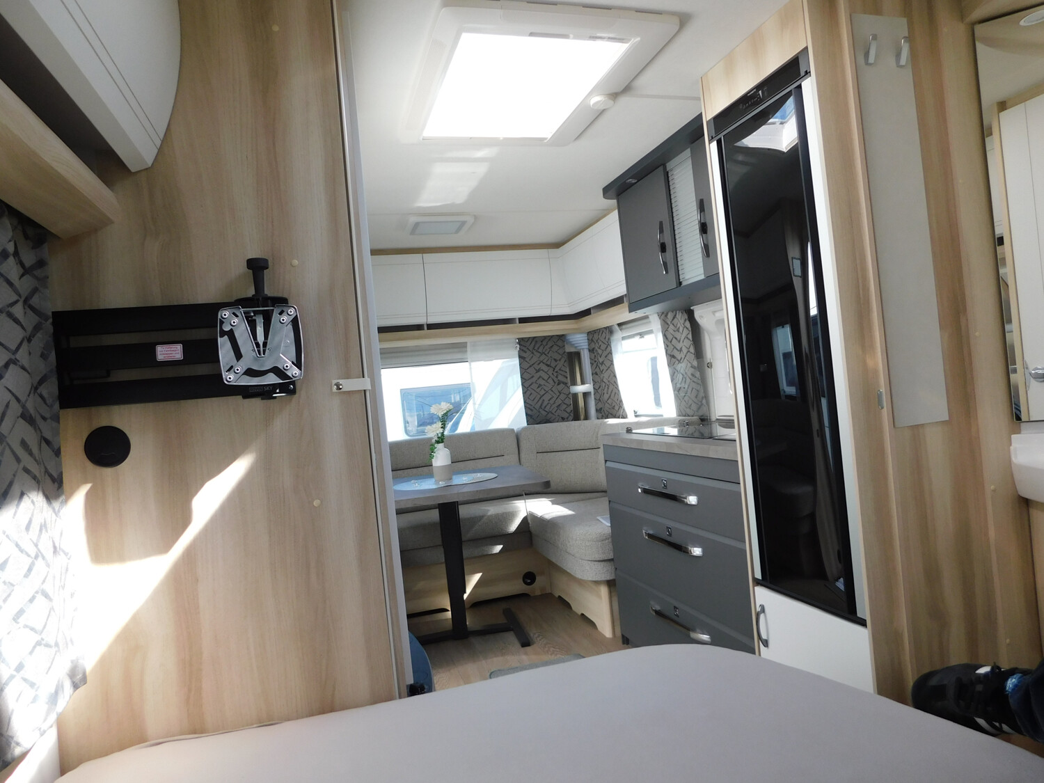 Hobby De Luxe 460 UFe IC-Line, Mover, Autark, Radträg. - Bild 17