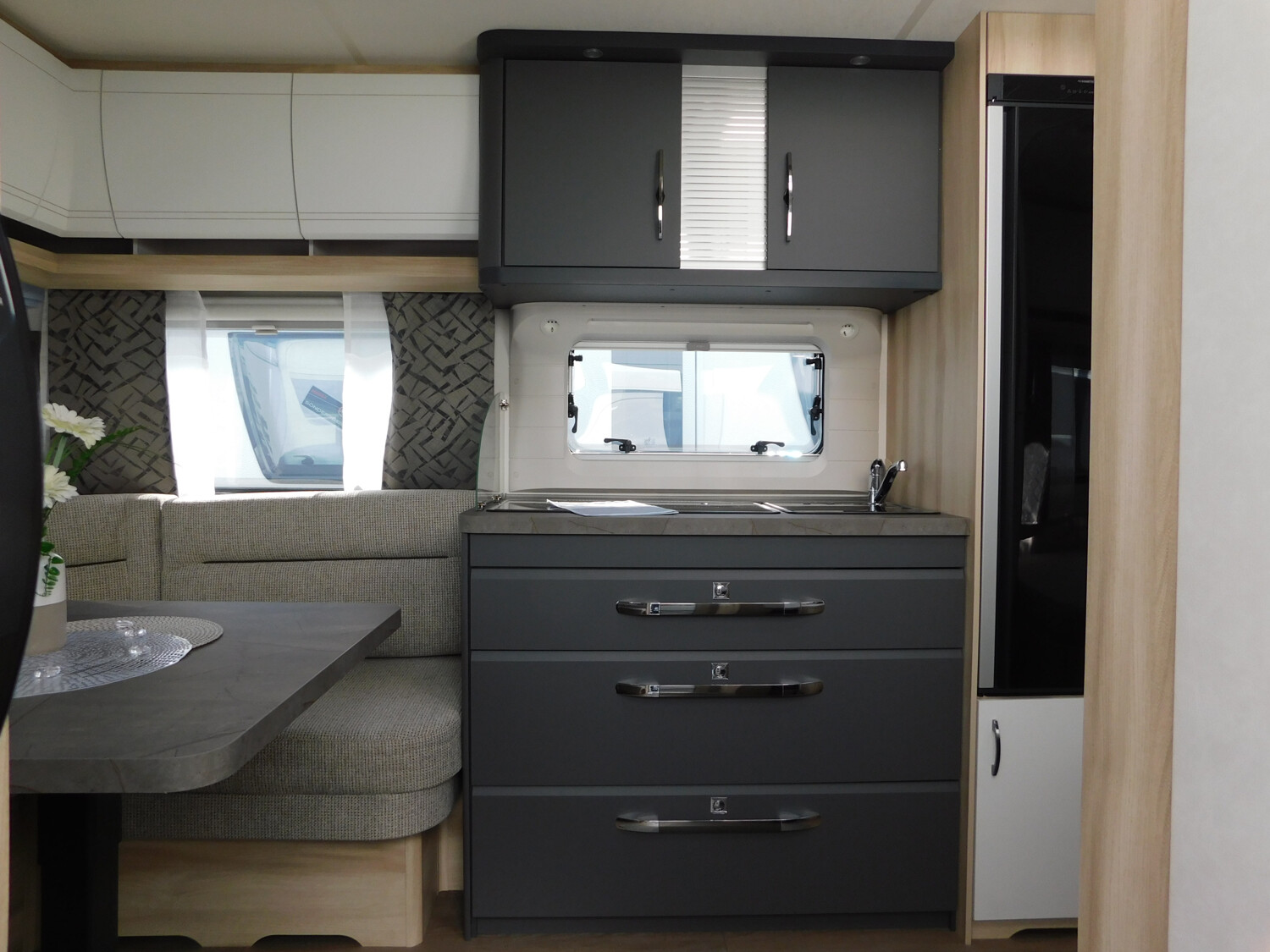 Hobby De Luxe 460 UFe IC-Line, Mover, Autark, Radträg. - Bild 5