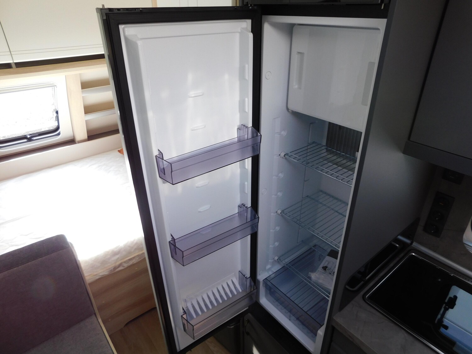 Hobby De Luxe 490 KMF Verfügbar ab November 2026 - Bild 13