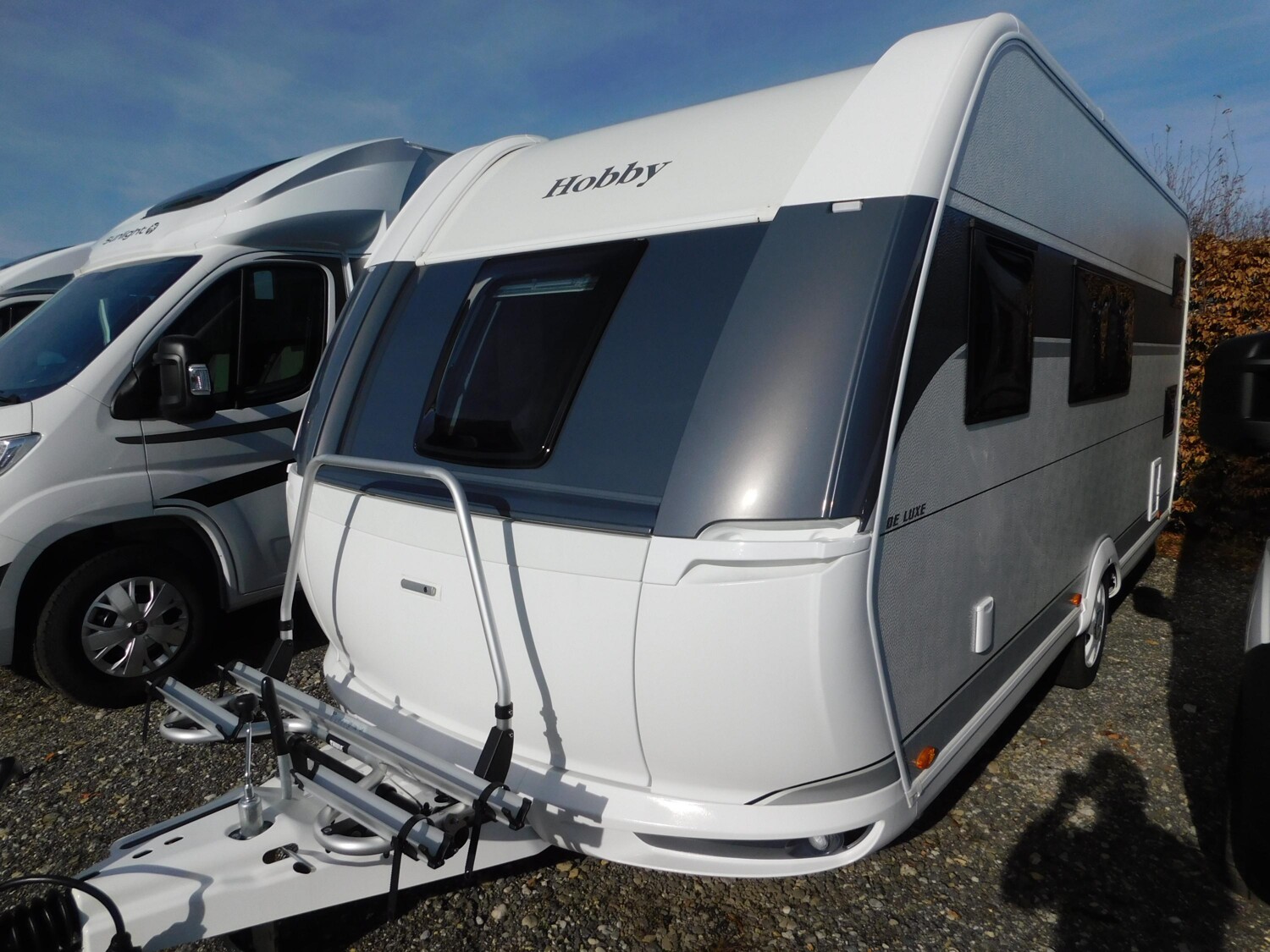 Hobby De Luxe 490 KMF Verfügbar ab November 2026 - Bild 2