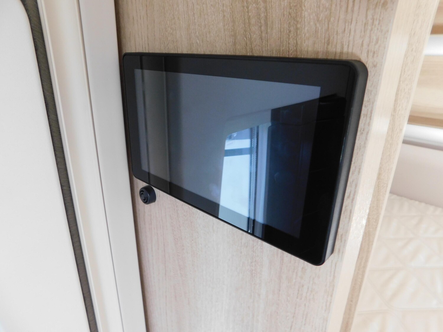 Hobby De Luxe 490 KMF Verfügbar ab November 2026 - Bild 9