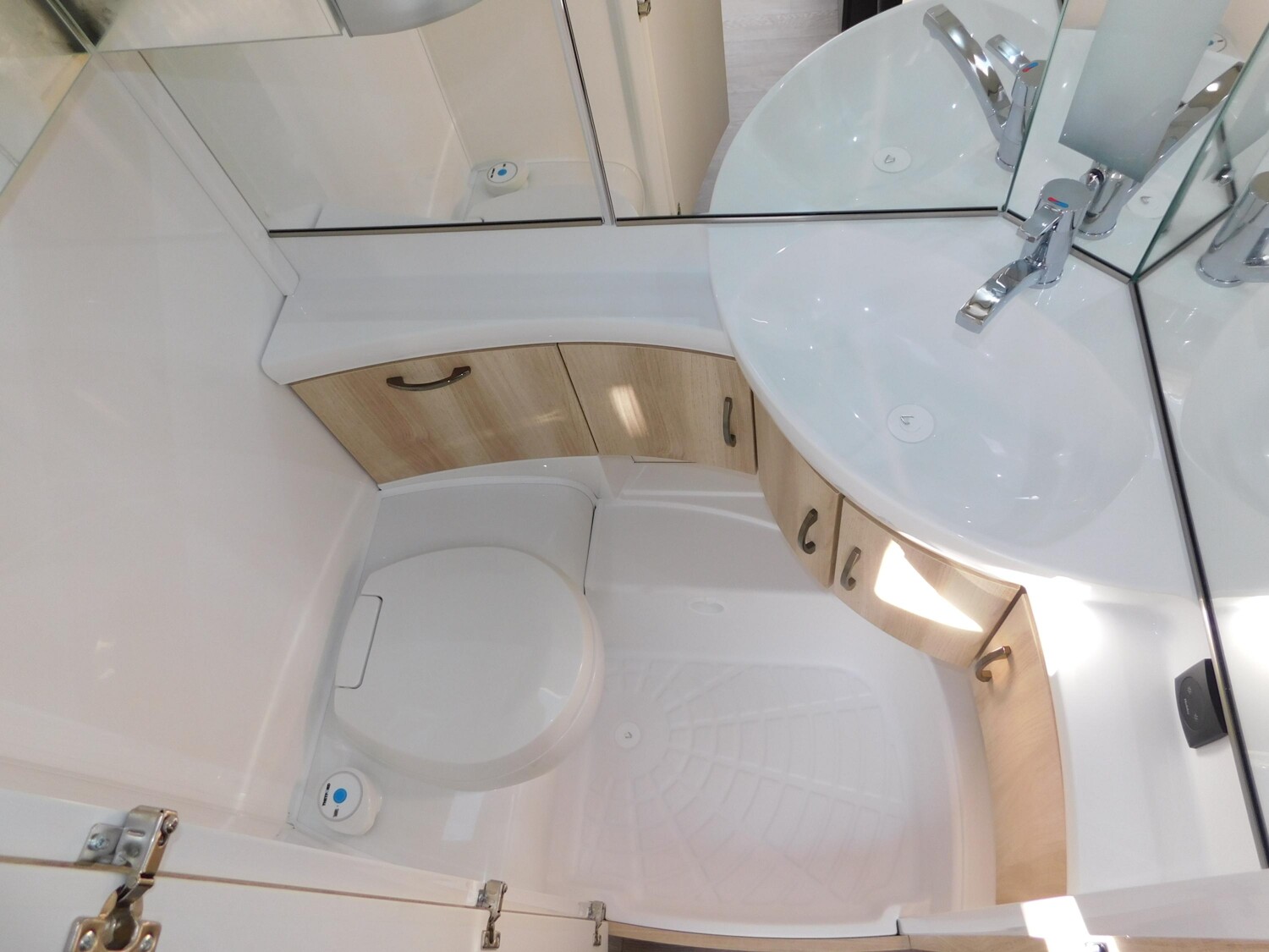 Hobby De Luxe 490 KMF Allgäu-Edition - Bild 23