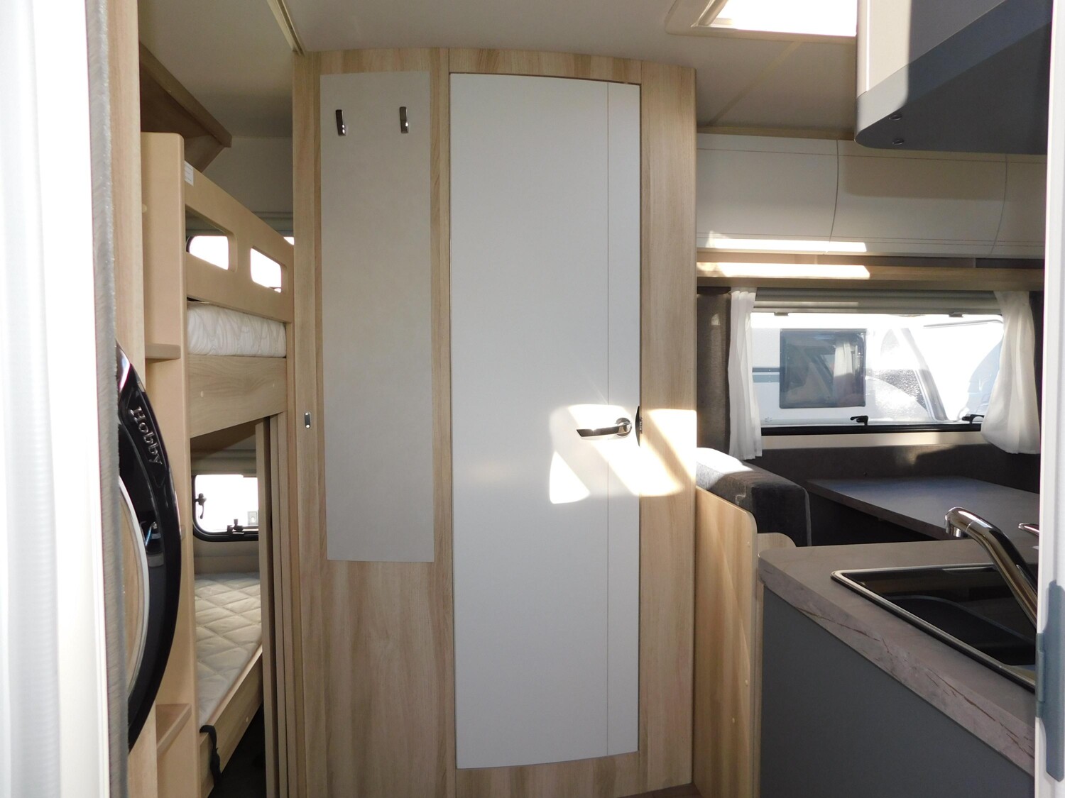 Hobby De Luxe 490 KMF Allgäu-Edition - Bild 9