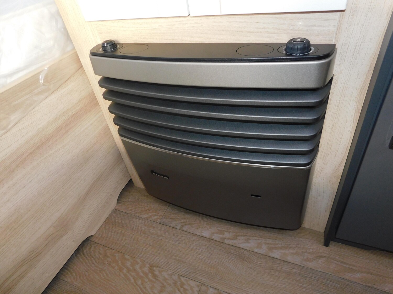 Hobby De Luxe 490 KMF 1.800 kg, Fahrradtr, Garage - Bild 17